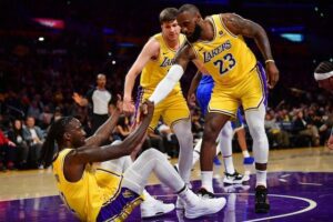 Los Angeles Lakers Head Coach Darvin Ham Won't Budge On Taurean Prince 1 LeBron James Taurean Prince Austin Reaves