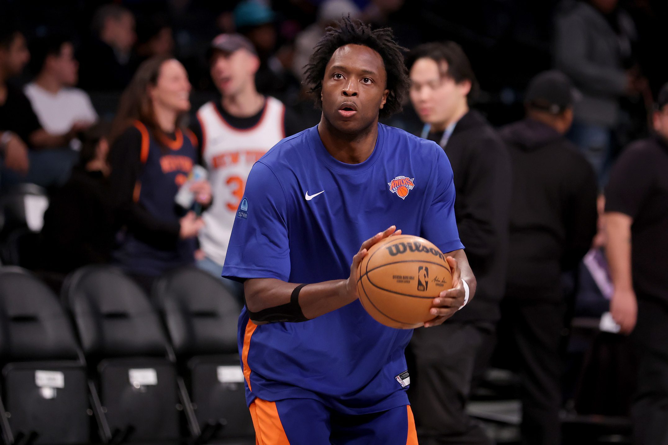 New York Knicks: Mitchell Robinson Shares Candid Response to Isaiah Hartenstein's MASSIVE $87,000,000 Move to OKC 2 Jan 23, 2024; Brooklyn, New York, USA; New York Knicks forward OG Anunoby (8) warms up before a game against the Brooklyn Nets at Barclays Center. Mandatory Credit: Brad Penner-USA TODAY Sports