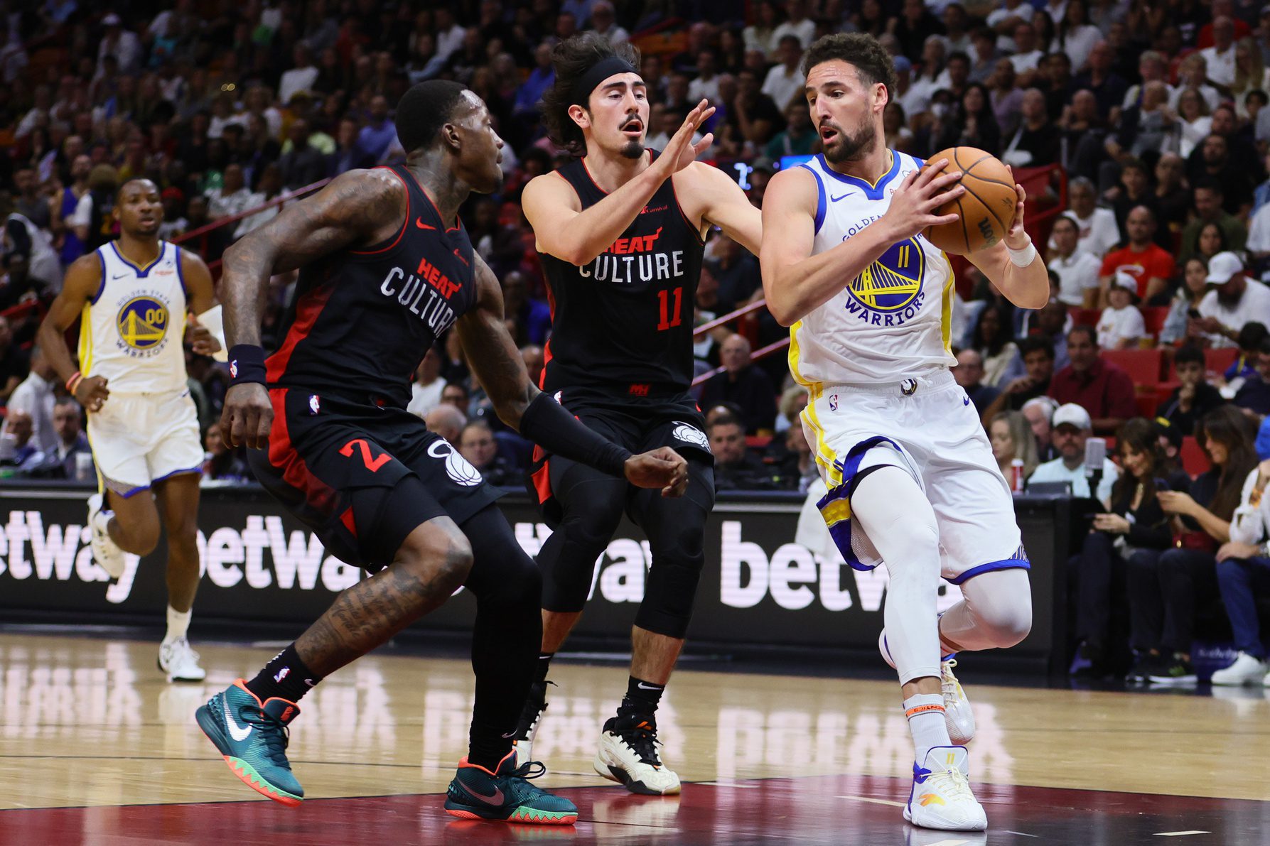 Miami Heat: Jaime Jaquez Jr. Goes Viral for His 'Impulse Decision' to Sport a New Eye-Catching Look in His ECF Game 1 Interview 3 Golden State Warriors, Klay Thompson, Jaime Jaquez Jr., MiamiHeat