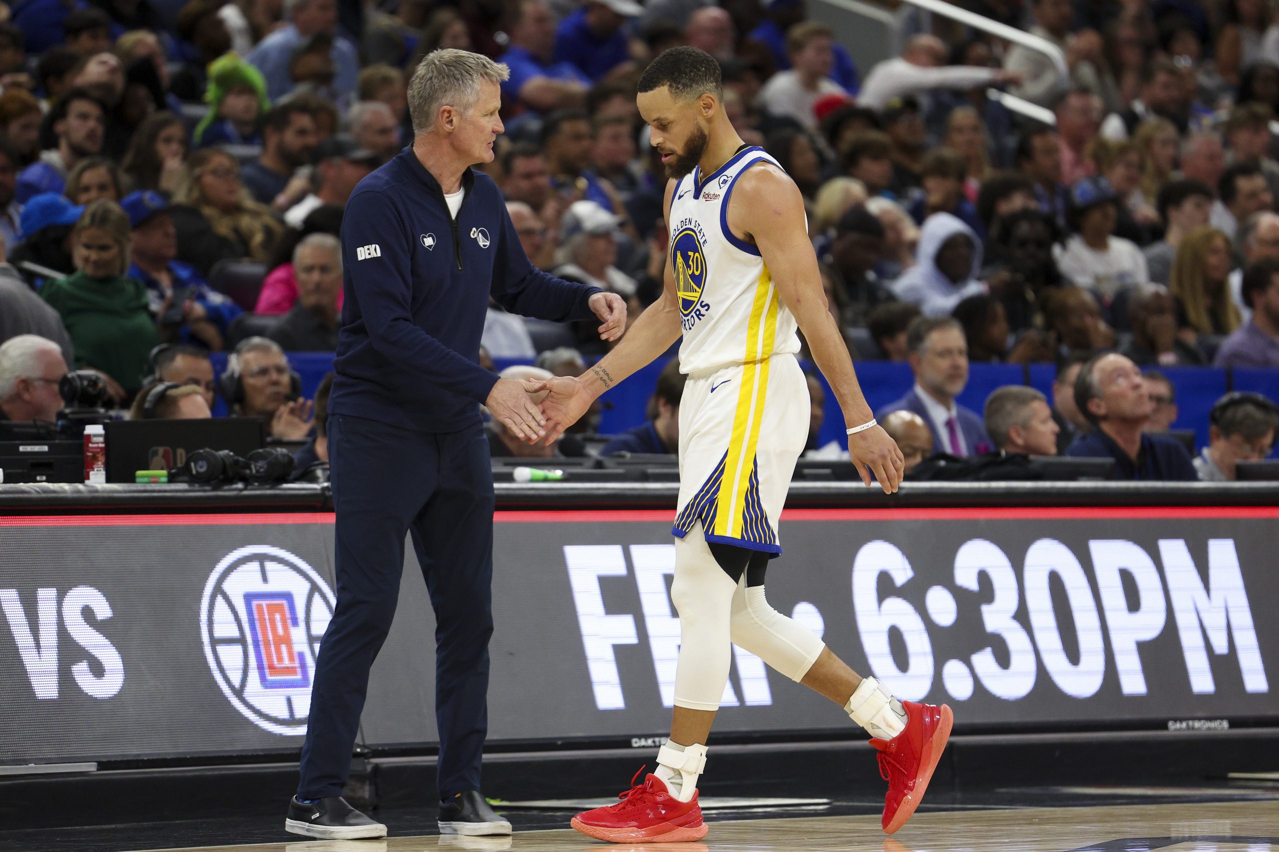 Golden State Warriors: Stephen Curry Called 'Underrated' By WNBA Legend 2 Mar 27, 2024; Orlando, Florida, USA; Golden State Warriors head coach Steve Kerr substitutes guard Stephen Curry (30) against the Orlando Magic in the fourth quarter at the Kia Center. Mandatory Credit: Nathan Ray Seebeck-USA TODAY Sports