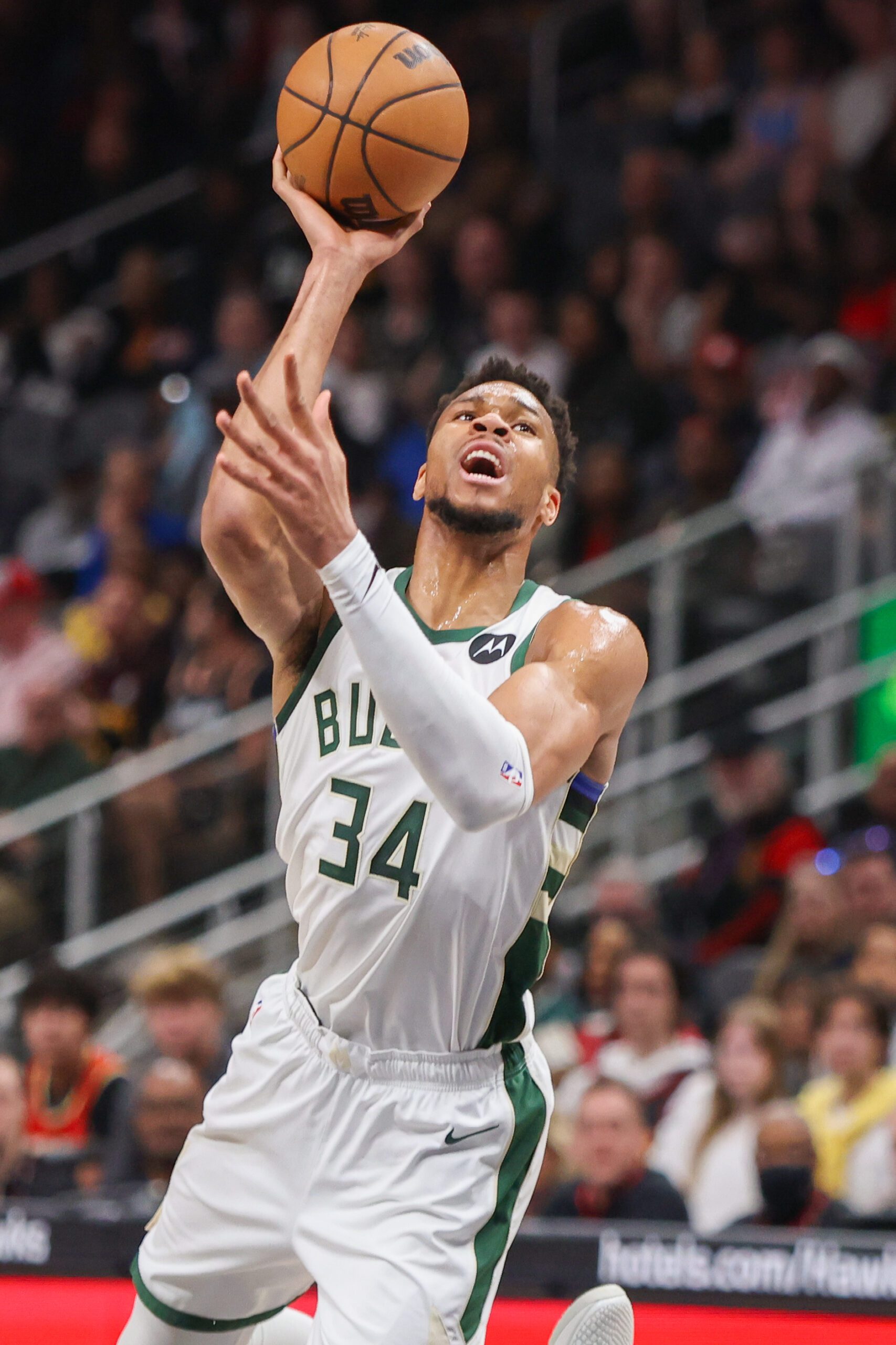 WATCH: Milwaukee Bucks Star Giannis Antetokounmpo Can't Hold Back Tears After Greece Qualify for Olympics 1 Milwaukee Bucks, Giannis Antetokounmpo