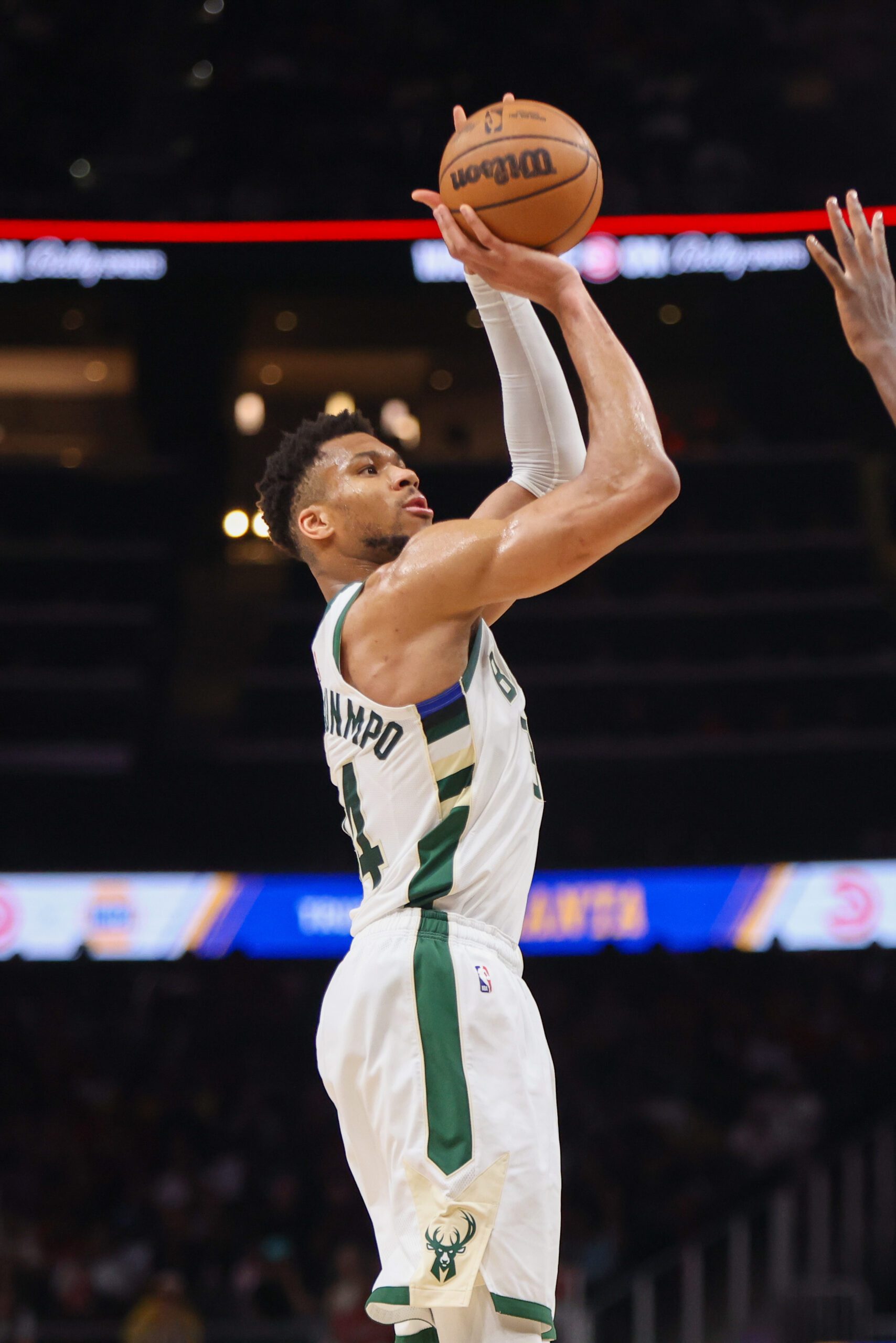 WATCH: Milwaukee Bucks Star Giannis Antetokounmpo Can't Hold Back Tears After Greece Qualify for Olympics 2 Milwaukee Bucks, Giannis Antetokounmpo