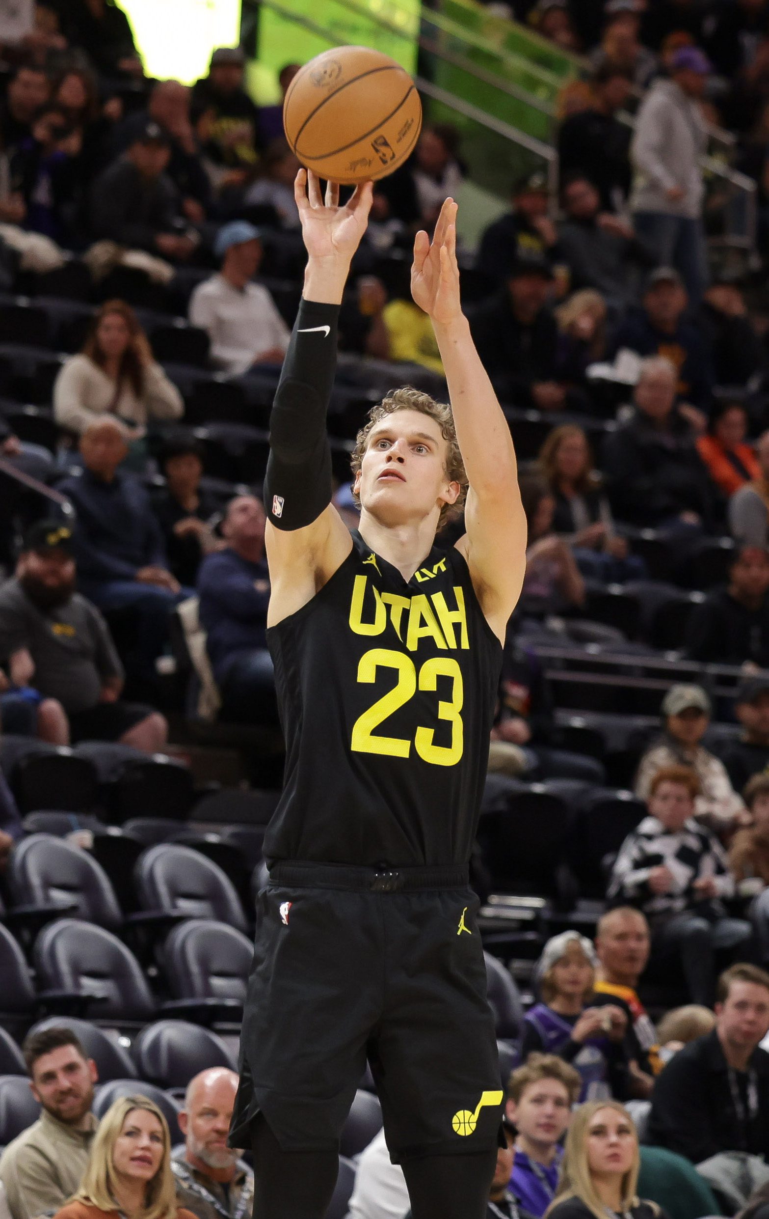 Oklahoma City Thunder Steal Golden State Warriors Target in Blockbuster Trade Proposal 2 Utah Jazz, Lauri Markkanen
