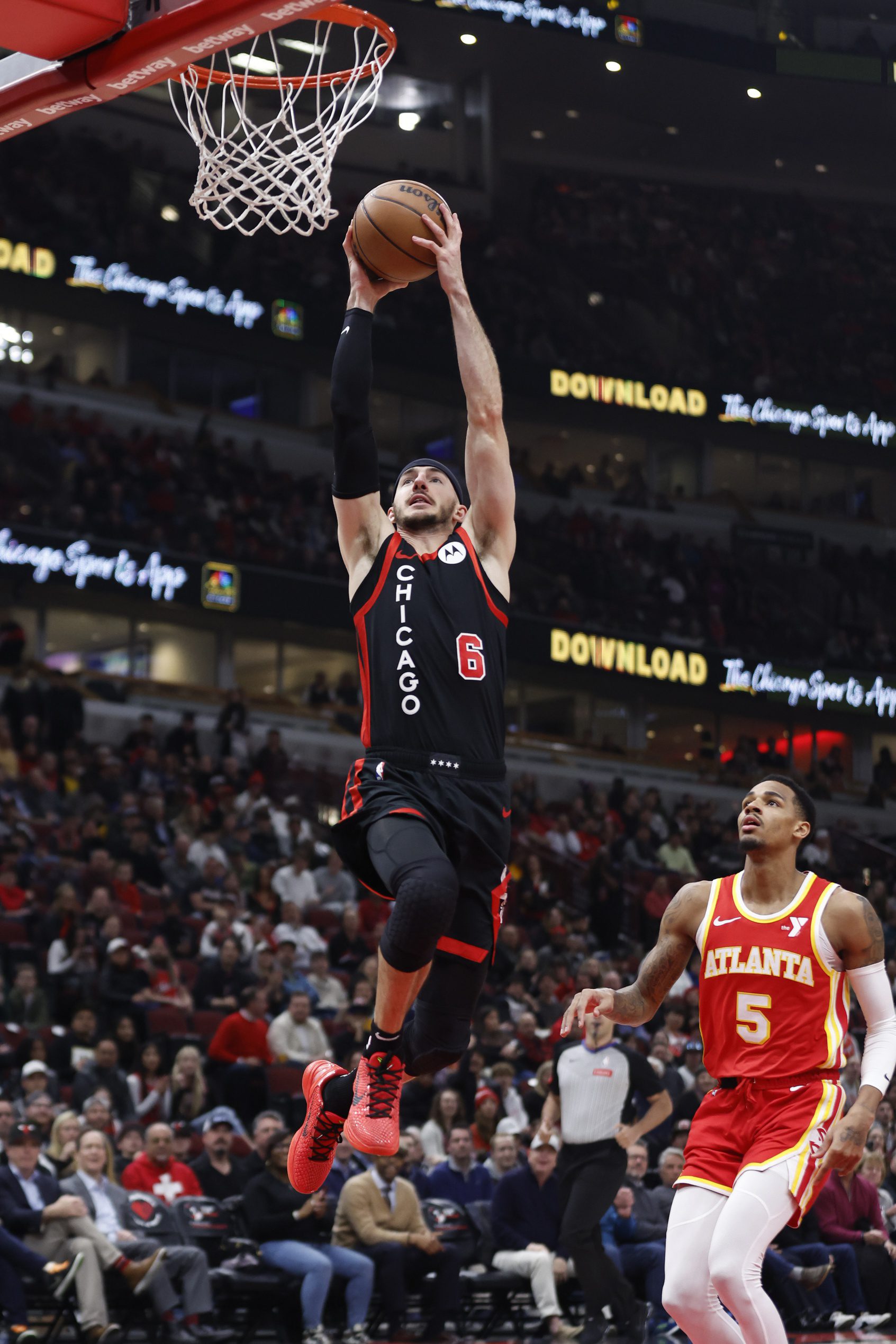 What Can Oklahoma City Thunder Fans Expect From Alex Caruso? 1 Analyst Sets the Bar 2 Chicago Bulls, Alex Caruso