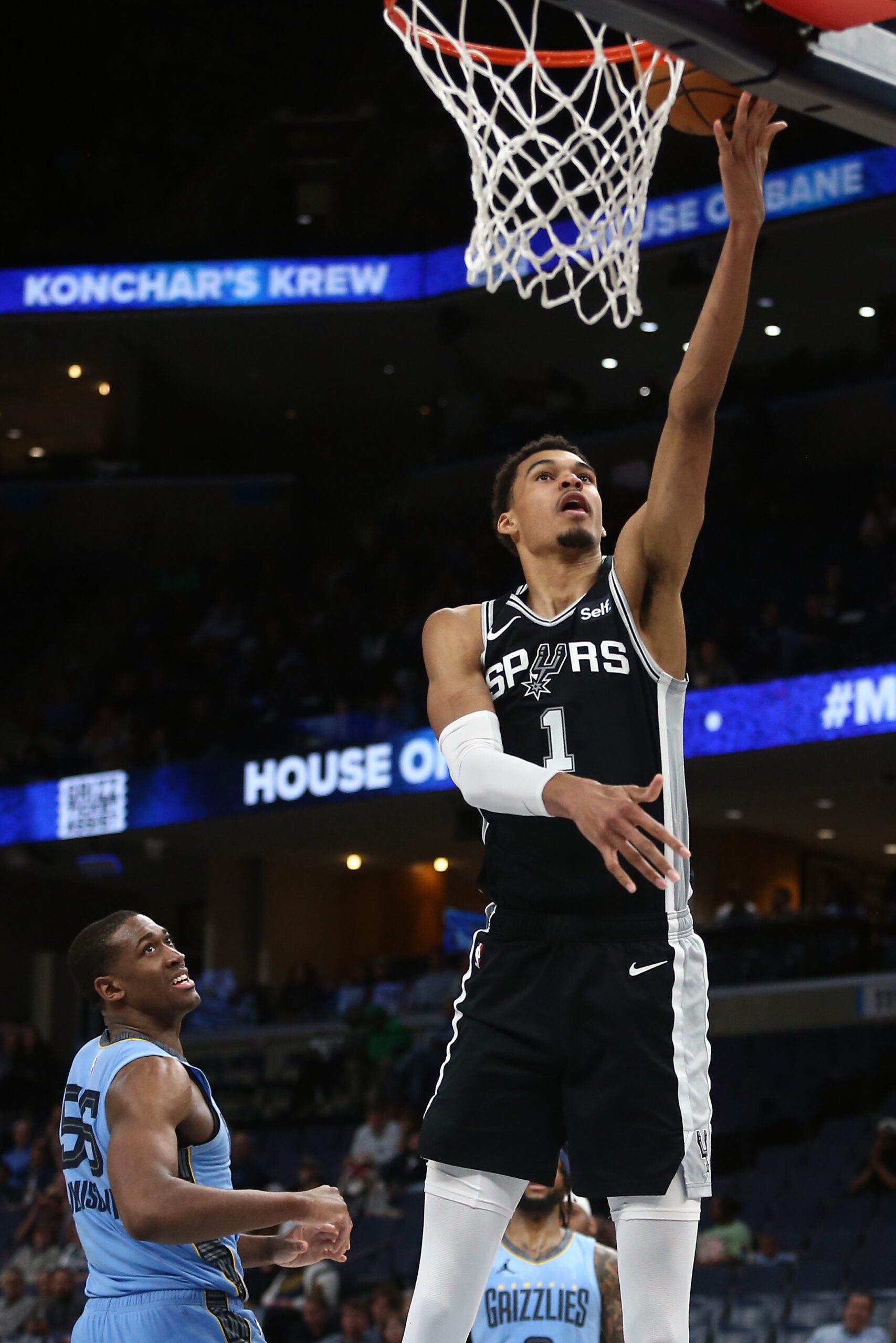 San Antonio Spurs: Victor Wembanyama Tipped to Win 2024 Top Rookie Honors 1 San Antonio Spurs, Victor Wembanyama