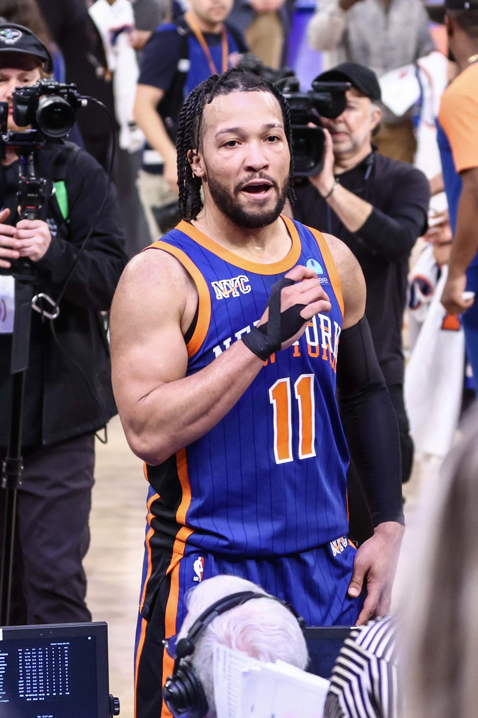 Donte DiVincenzo Shouts Out New York Knicks Faithful After Wild Game 2 Win Vs. 76ers: 'This Is Who We Do it For' 3 New York Knicks, Jalen Brunson
