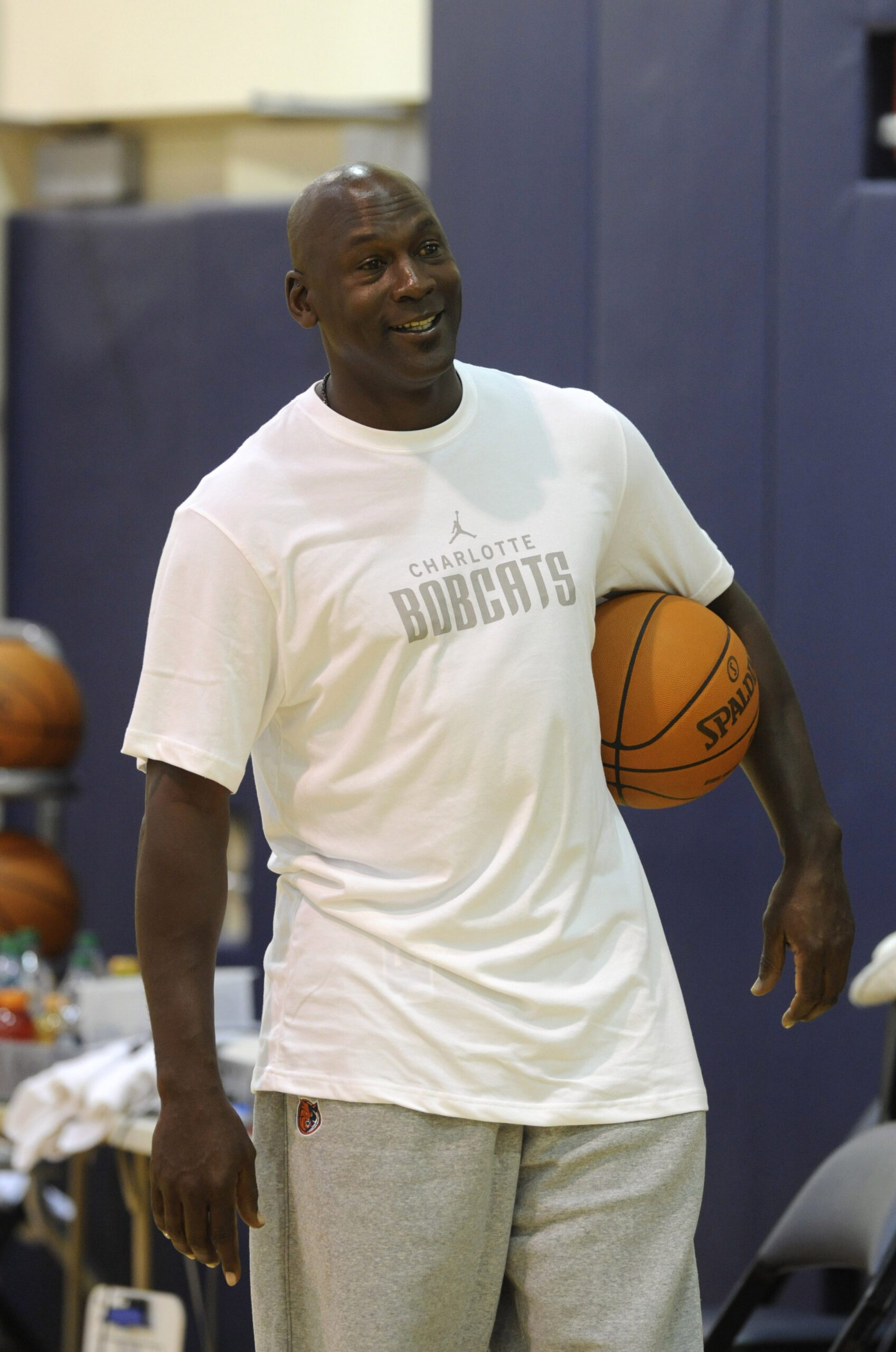 Michael Jordan vs. LeBron James GOAT Debate Gets Hilariously Settled by Ex-Charlotte Hornets Player 4 Chicago Bulls, Michael Jordan