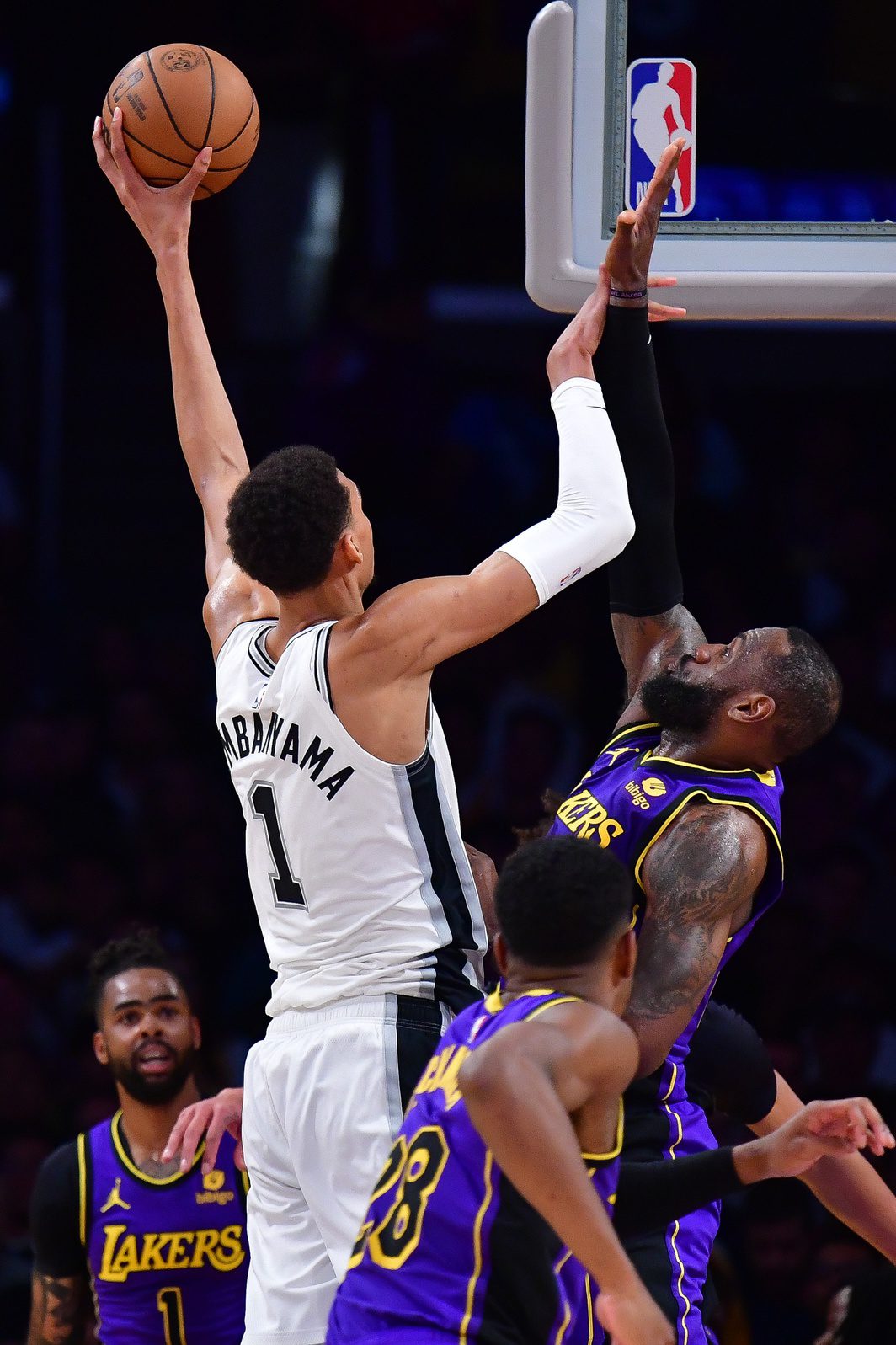 NBA: Bronny James, Victor Wembanyama Weight Comparison Has Fans Buzzing 1 San Antonio Spurs, LeBron James, Victor Wembanyama, San Antonio Spurs news, LeBron James news, Victor Wembanyama news, NBA Trade rumors, San Antonio Spurs trade rumors