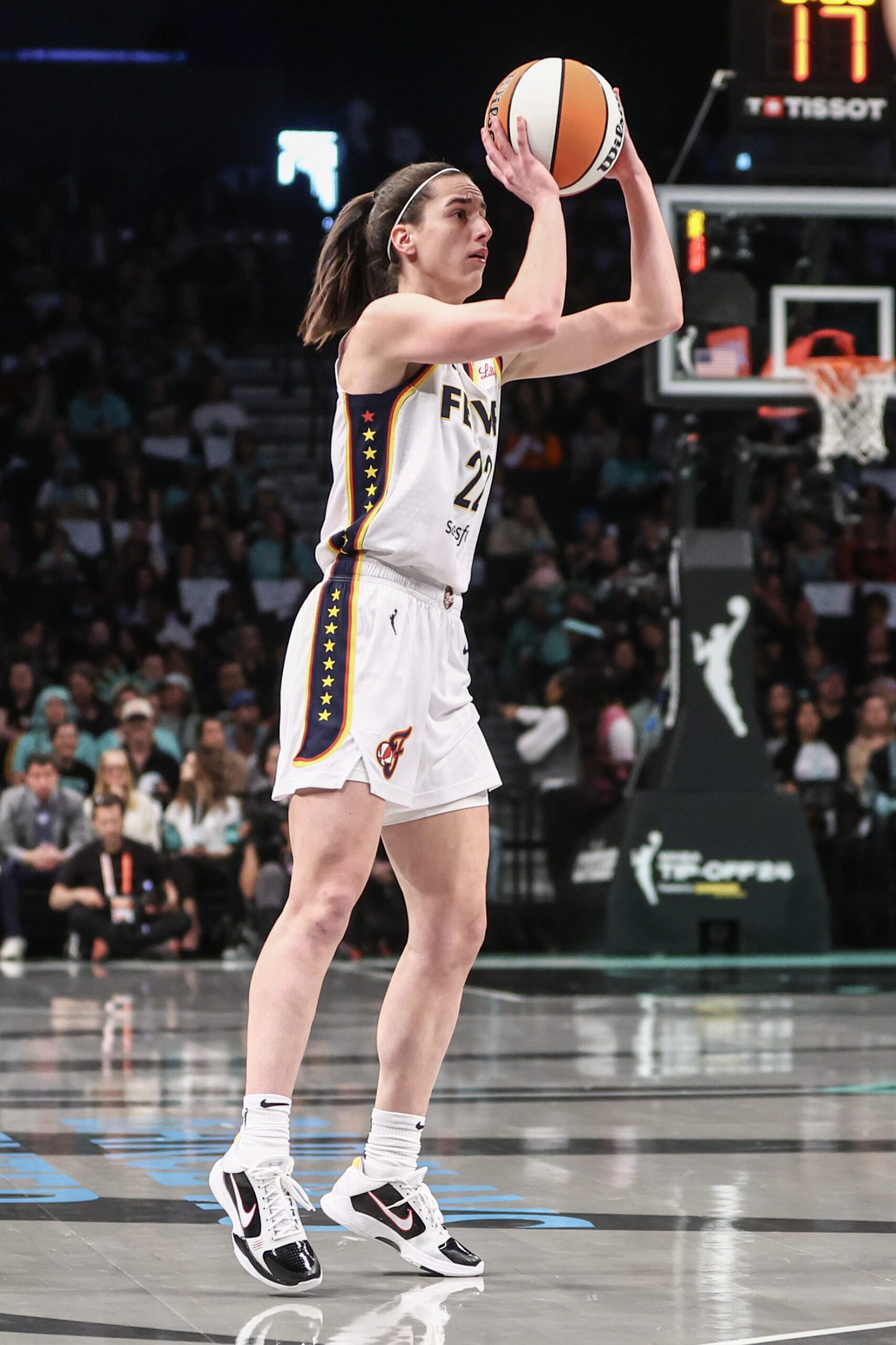 Indiana Fever Coach Gets Brutally Honest on Caitlin Clark, Team's Referee Issues 4 Indiana Fever, Caitlin Clark
