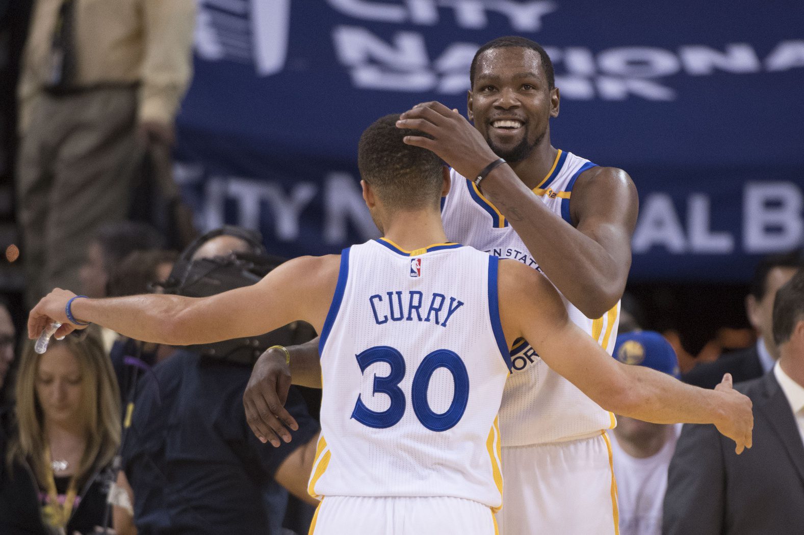 Golden State Warriors Reunite With Kevin Durant in Crazy Blockbuster Trade Proposition 1 Golden State Warriors, Kevin Durant, Golden State Warriors news, Kevin Durant news, Golden State Warriors trade, Kevin Durant trade rumors, Phoenix Suns, Phoenix Suns trade rumors, NBA trade rumors