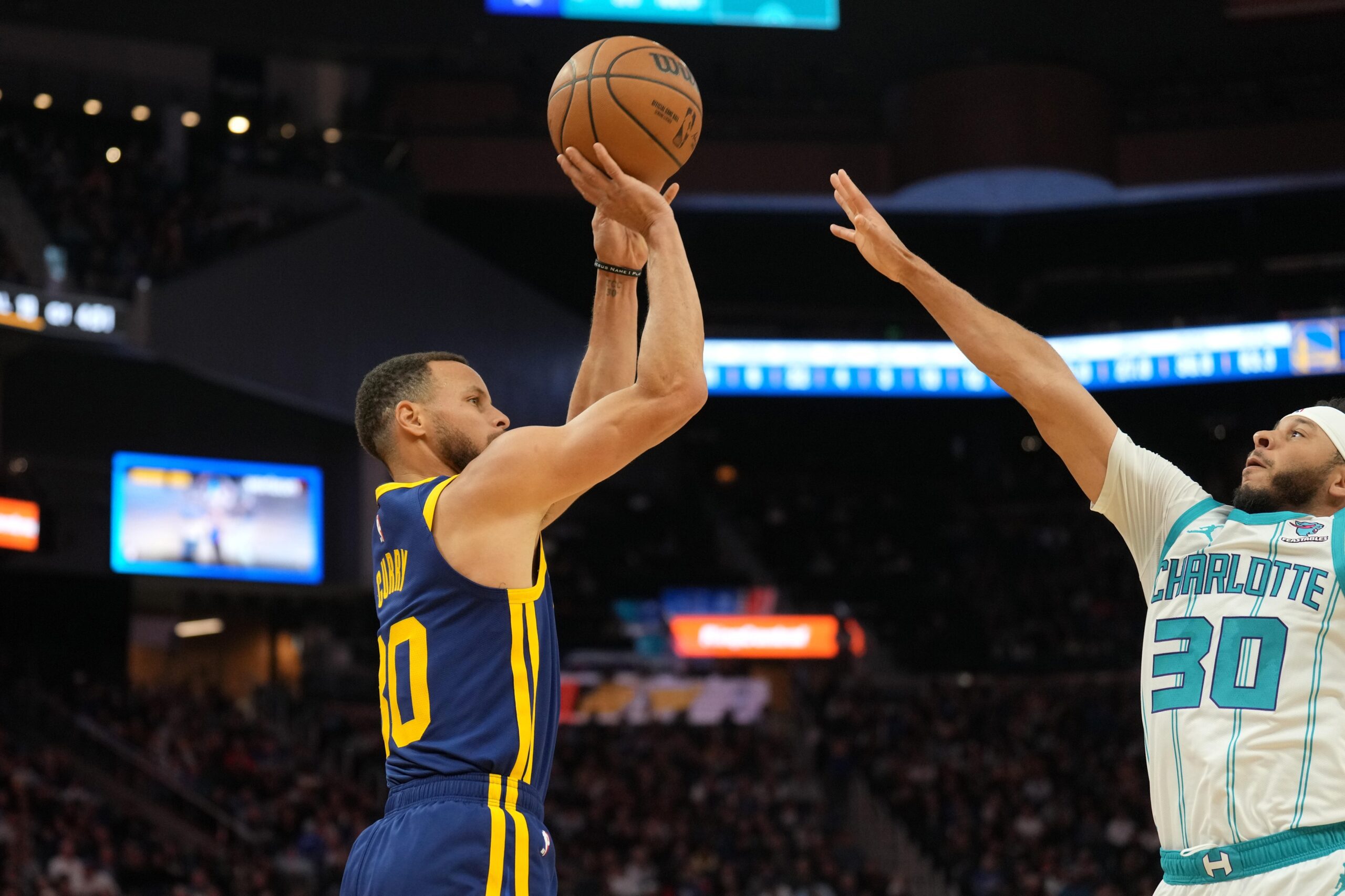 Golden State Warriors: Fans Request Dubs To Sign Shooter Who Doesn't Fear Stephen Curry 1 Golden State Warriors, Stephen Curry, Seth Curry