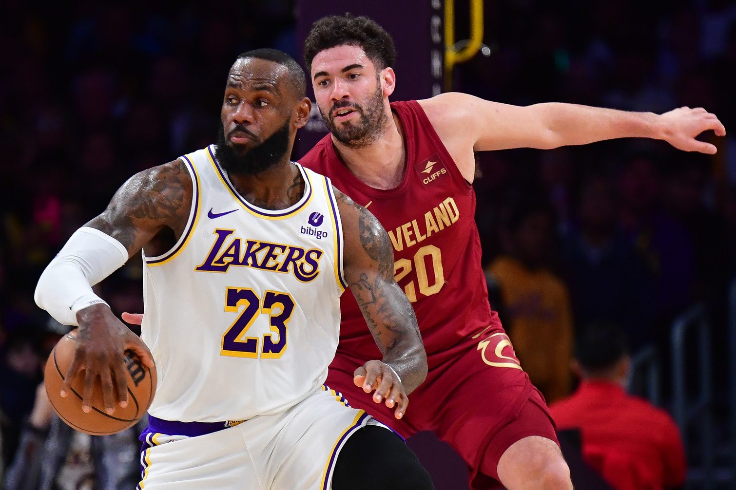 ESPN Urged To Make Tom Brady-Like Move on LeBron James Once Los Angeles Lakers Retires 3 LeBron James, LeBron James news, Cleveland Cavaliers, LeBron James landing spots, LeBron James odds