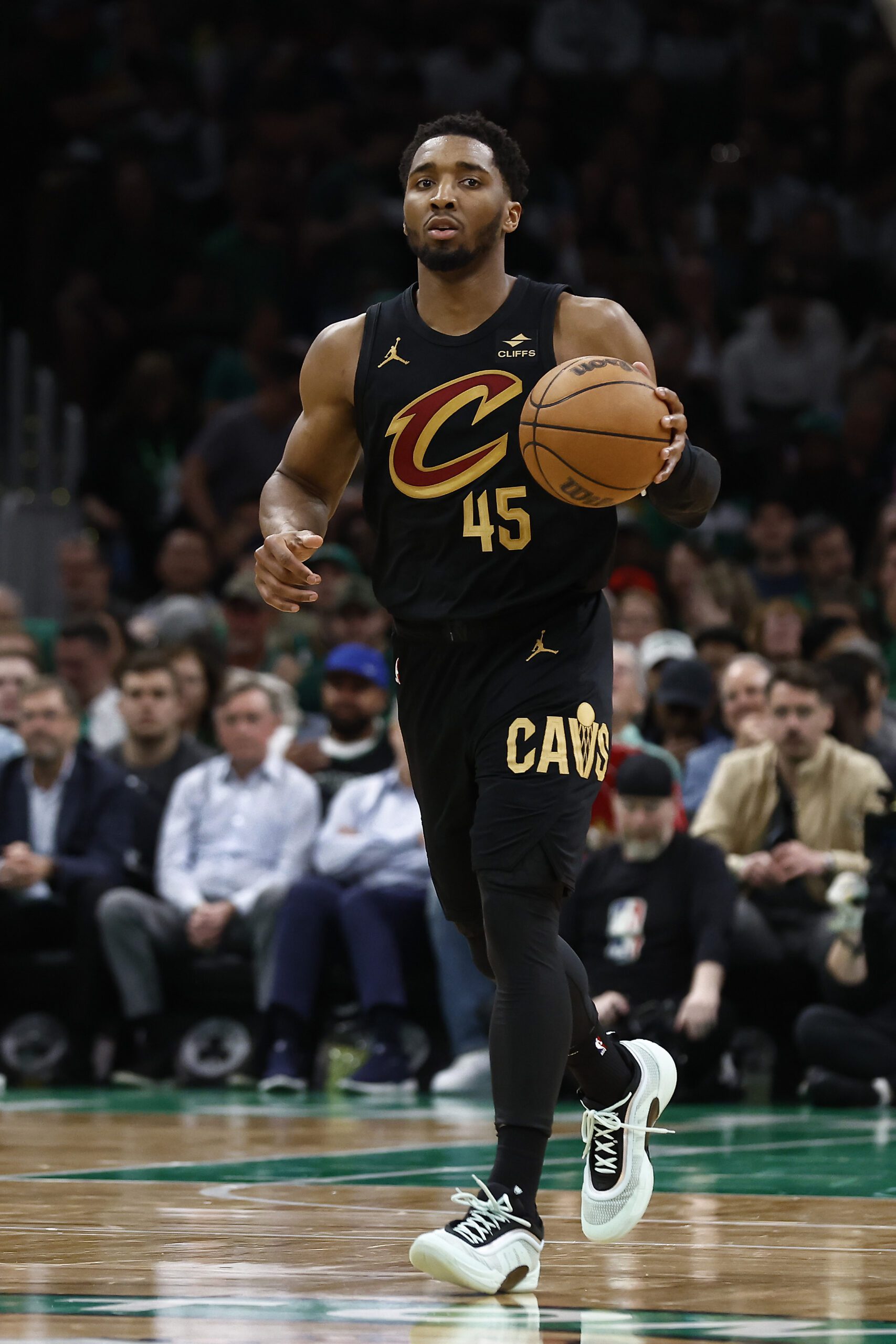 Donovan Mitchell's Potential Alluring Cleveland Cavaliers Contract Move, Revealed 1 Cleveland Cavaliers, Donovan Mitchell
