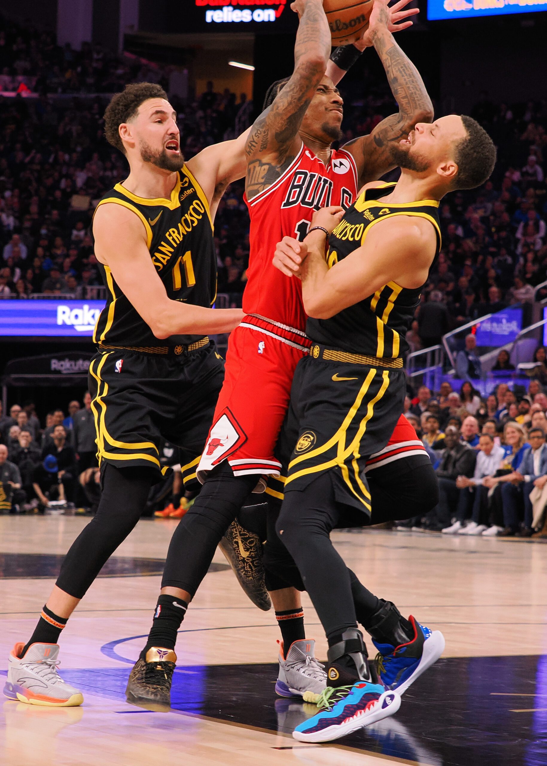 Dallas Mavericks' Klay Thompson Sign-and-Trade Gets Major Twist 3 Golden State Warriors, Klay Thompson, Stephen Curry