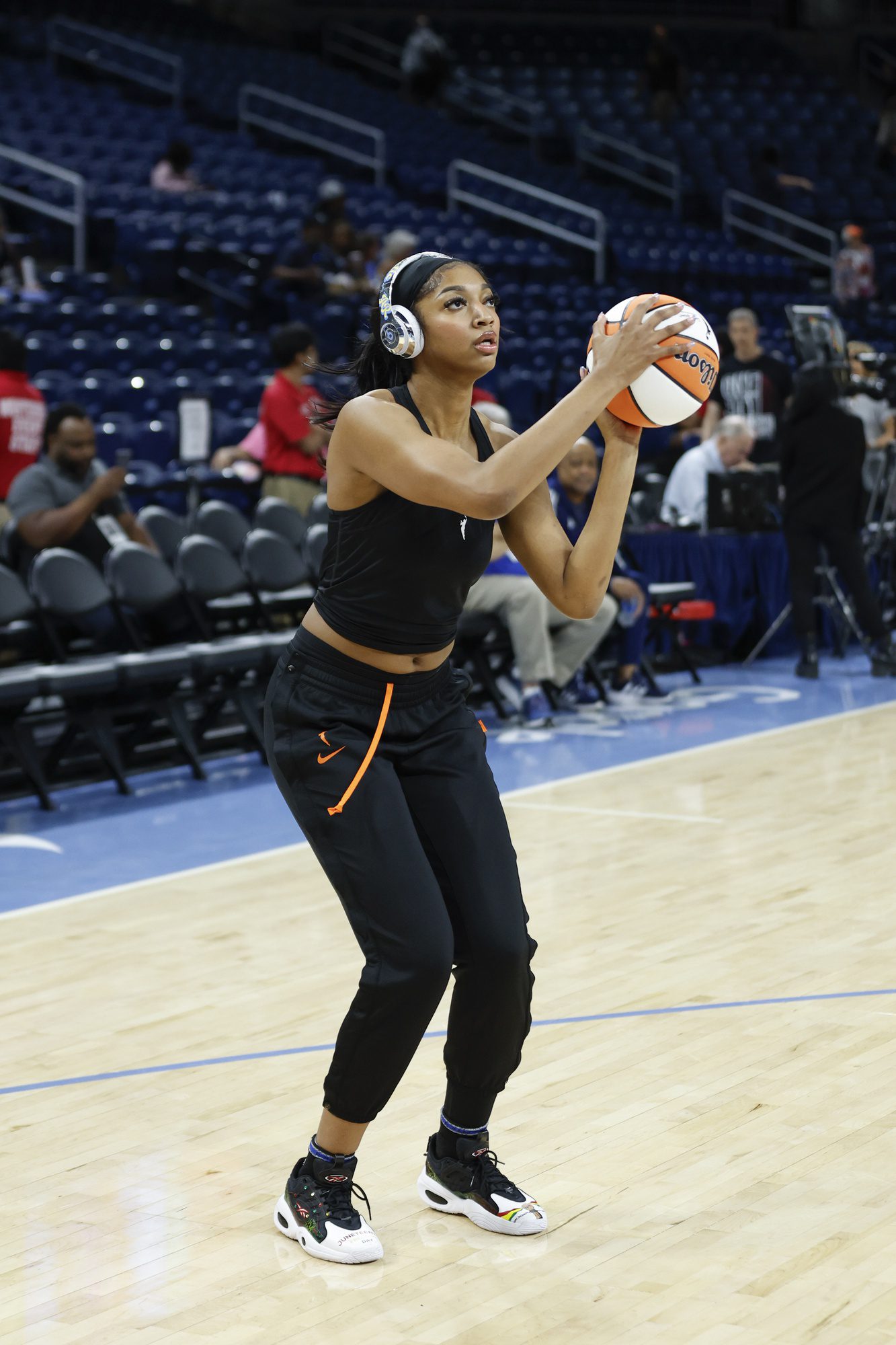 Caitlin Clark Surprises Fans During WNBA All-Star Weekend, And It's Epic 3 Chicago Sky, Angel Reese