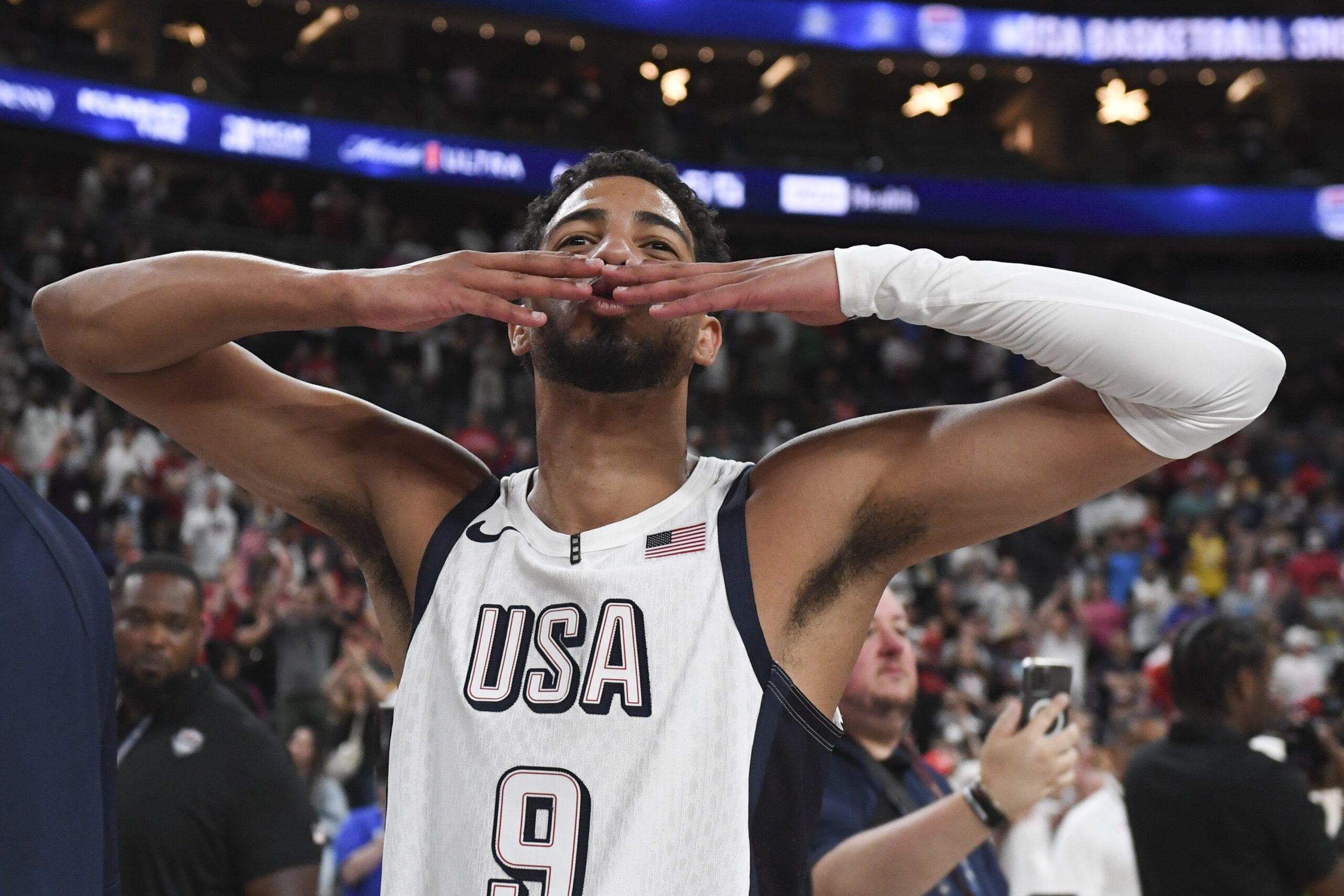 Team USA: Stephen Curry Shares Honest Assessment About Playing With Joel Embiid 1 USATSI 23719482 scaled