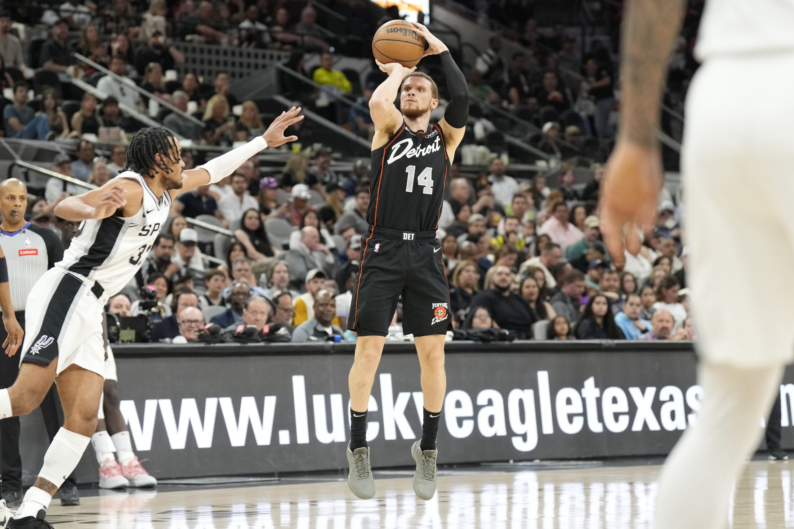 San Antonio Spurs: Victor Wembanyama Gets New Teammate Who Once Exploded For 50 Points 3 Malachi Flynn in action against the San Antonio Spurs