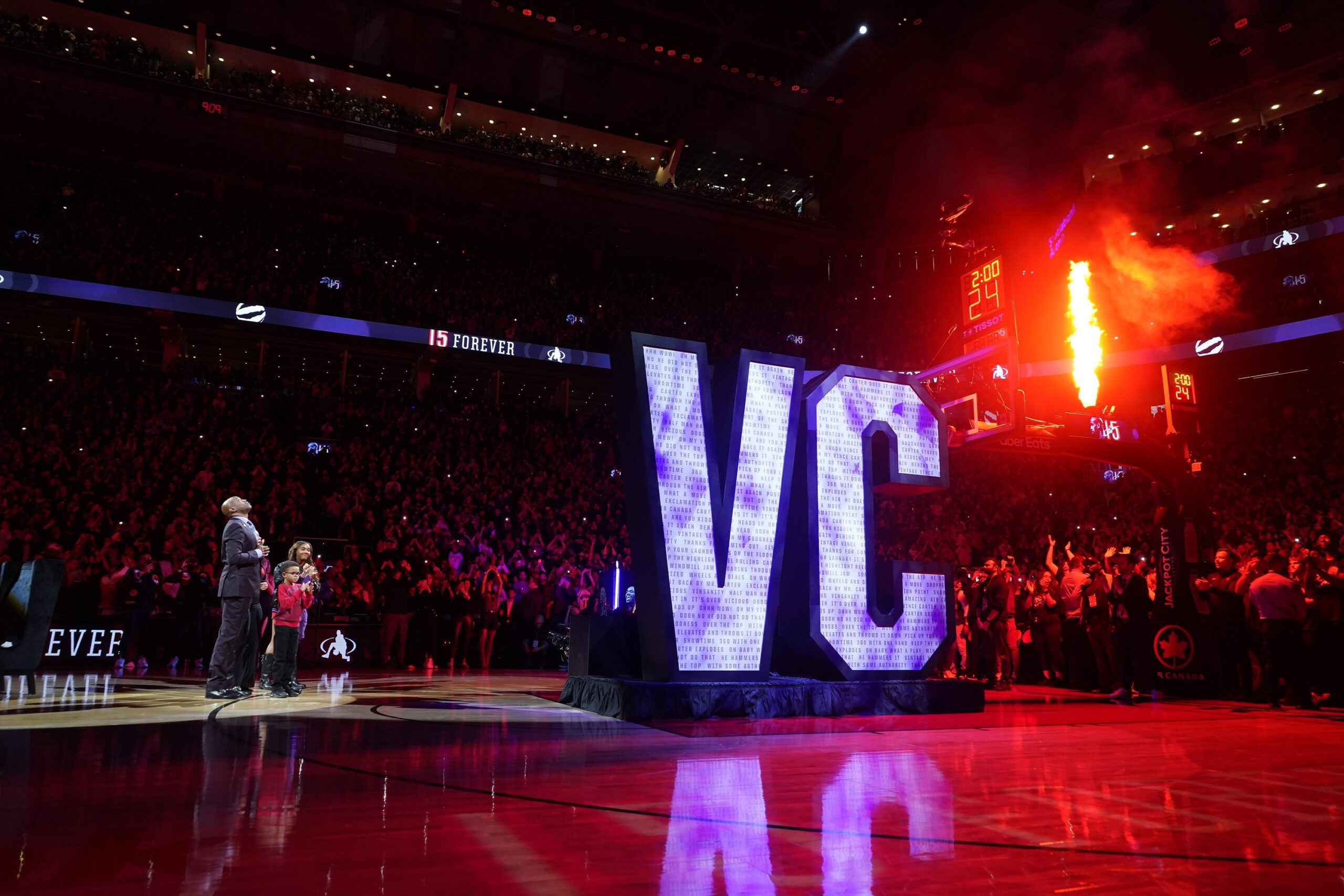 Fans Have 1 Common Reaction To Vince Carter's Crying Moment During Raptors Jersey Retirement 2 Vince Carter, Toronto Raptors