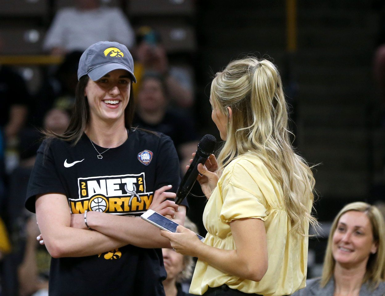 "Haters Gonna Hate": Caitlin Clark Fans Gets Swiped By Sheryl Swoopes After Aligning With Paige Bueckers 4 Caitlin Clark