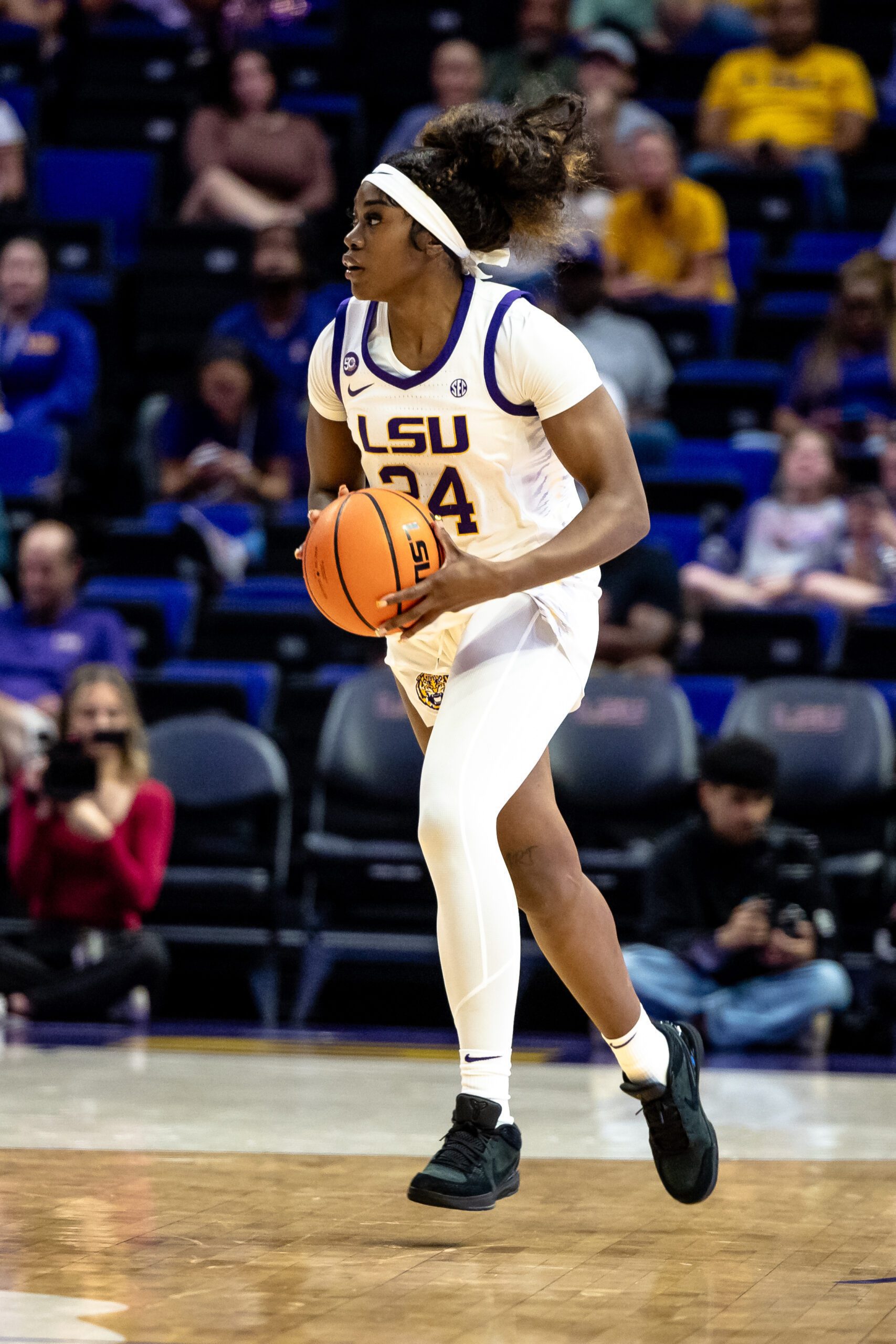 Connecticut Sun Land Angel Reese's Former LSU Teammate in ESPN Draft Prediction 3 LSU Tigers, Aneesah Morrow