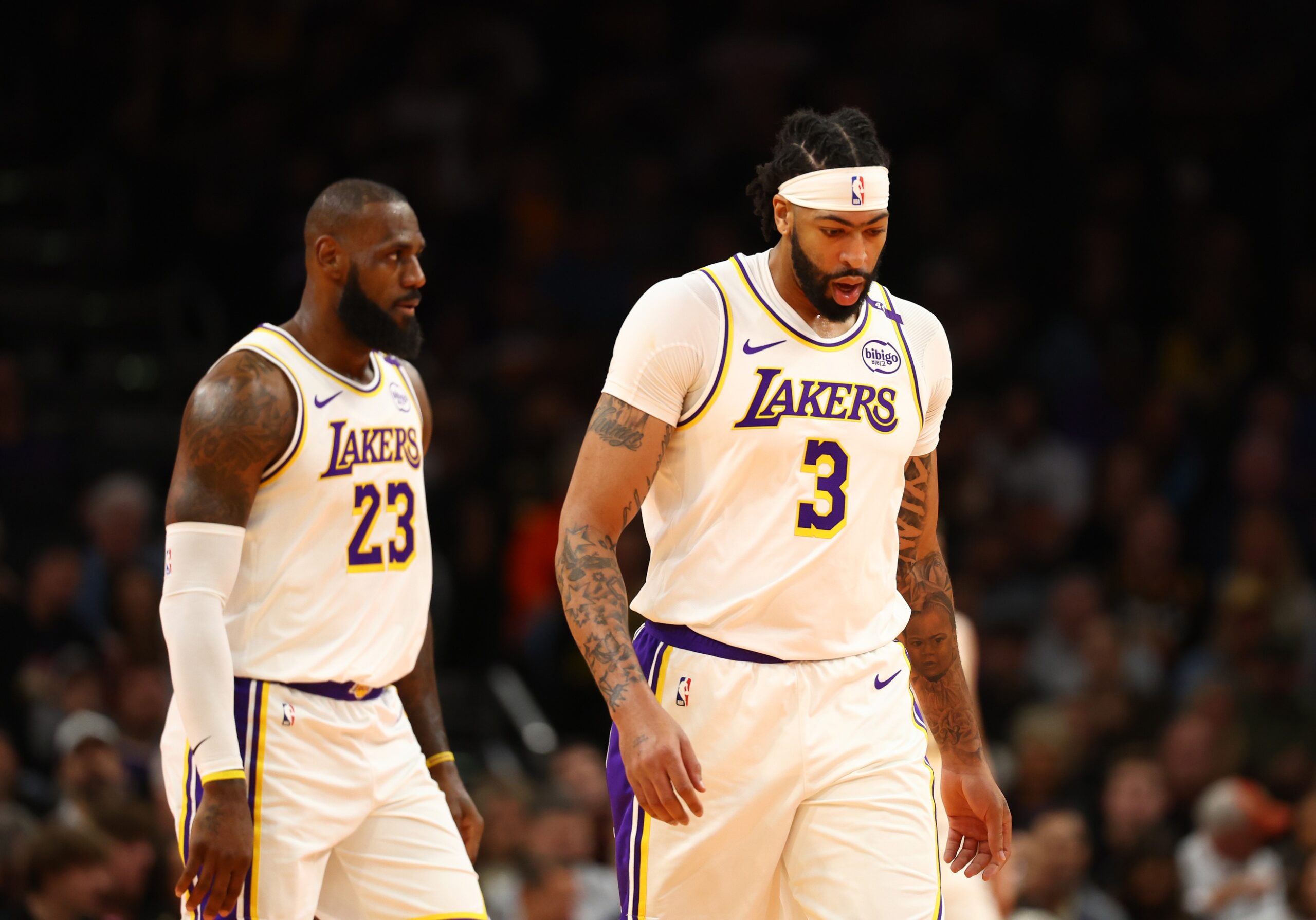 Dallas Mavericks Fans Get Big 23-PT Triple-Double Night From Anthony Davis 2 LeBron James, Anthony Davis