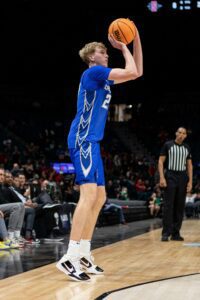 "A Legendary Performance" - Connecticut's Liam McNeely Erupts for 38 and Single-Handedly Downs #22 Creighton 1 Creighton Bluejays, ESPN, Big East, Jackson McAndrew
