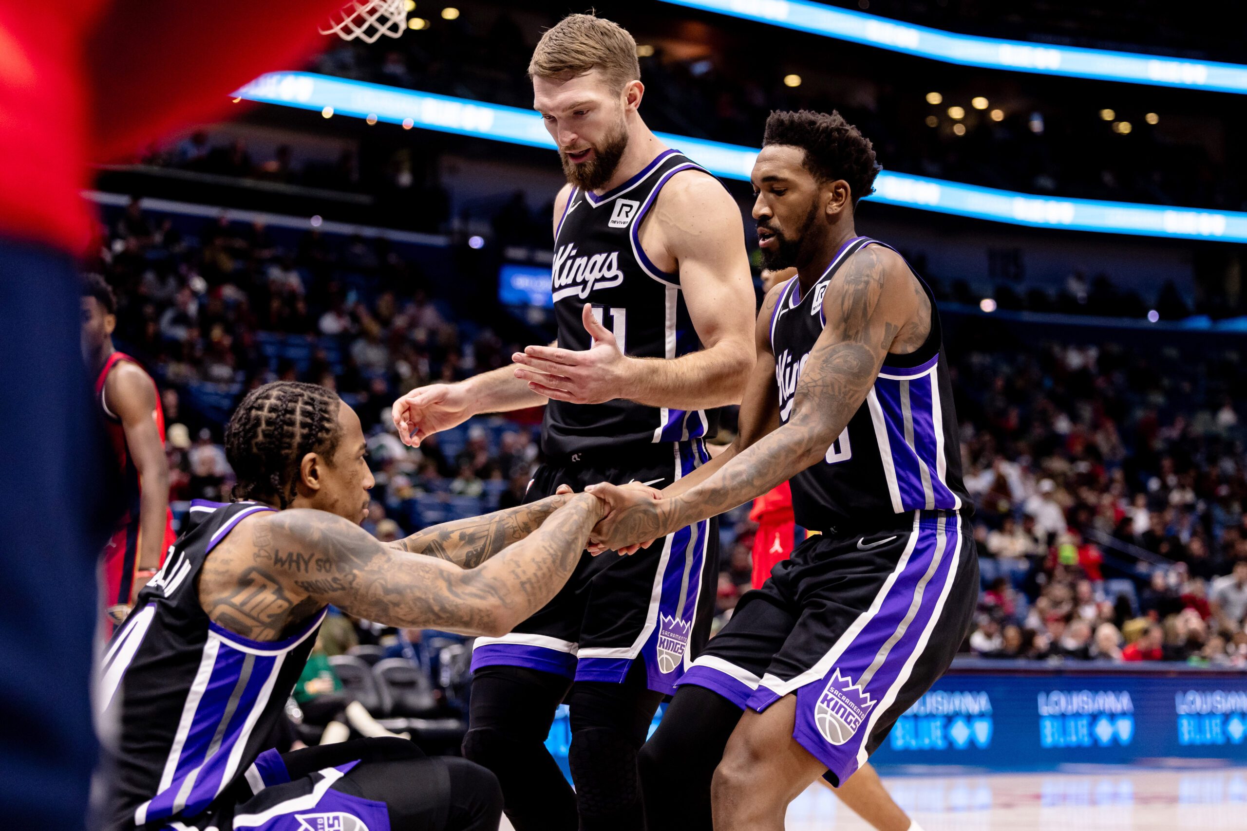 Sacramento Kings: DeMar DeRozan Drops Hopeful 8-Word Take on Domantas Sabonis' New Injury 2 Sacramento Kings