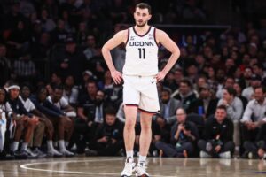 "A Legendary Performance" - Connecticut's Liam McNeely Erupts for 38 and Single-Handedly Downs #22 Creighton 3 UConn Huskies, Alex Karaban, ESPN