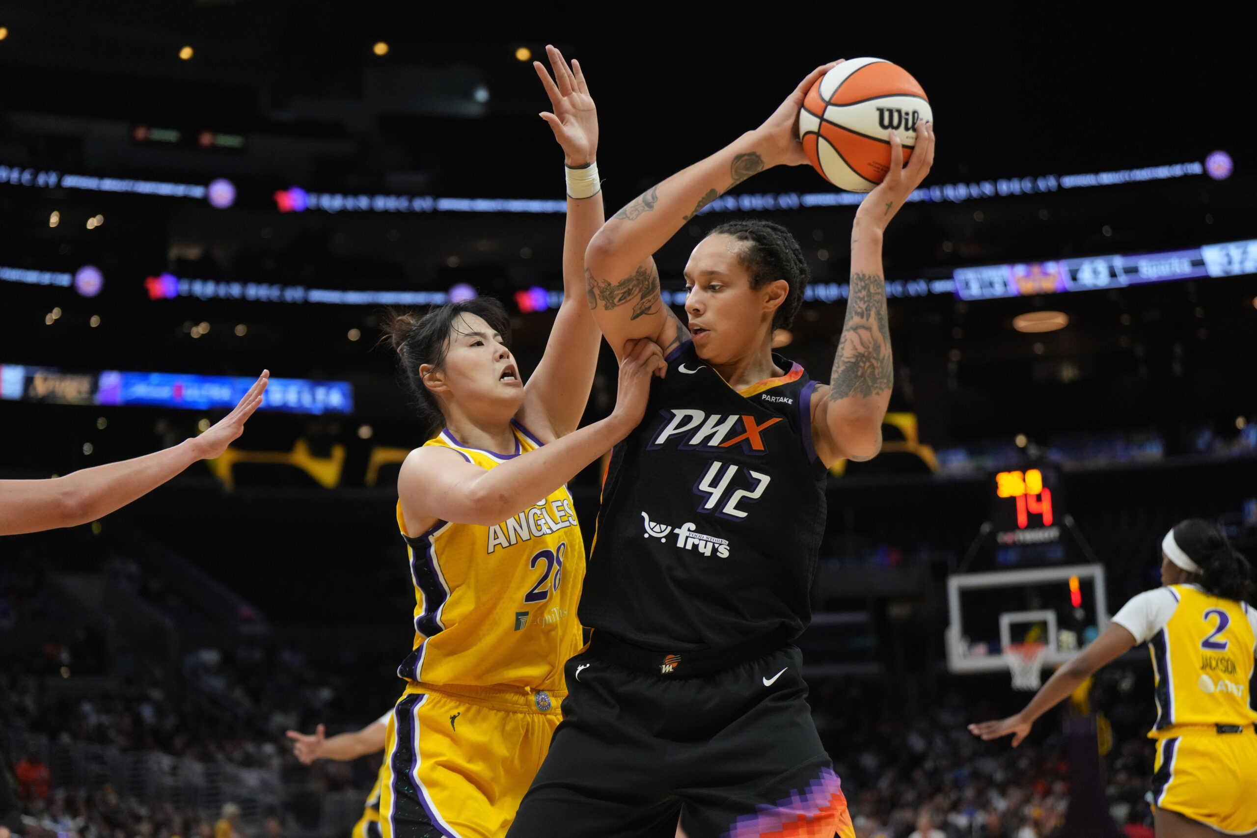 "If Y'all Know One, Hit My Inbox": Brittney Griner Looking For 'Loc Shop' In Getting Accustomed To Atlanta Lifestyle 3 WNBA, Brittney Griner