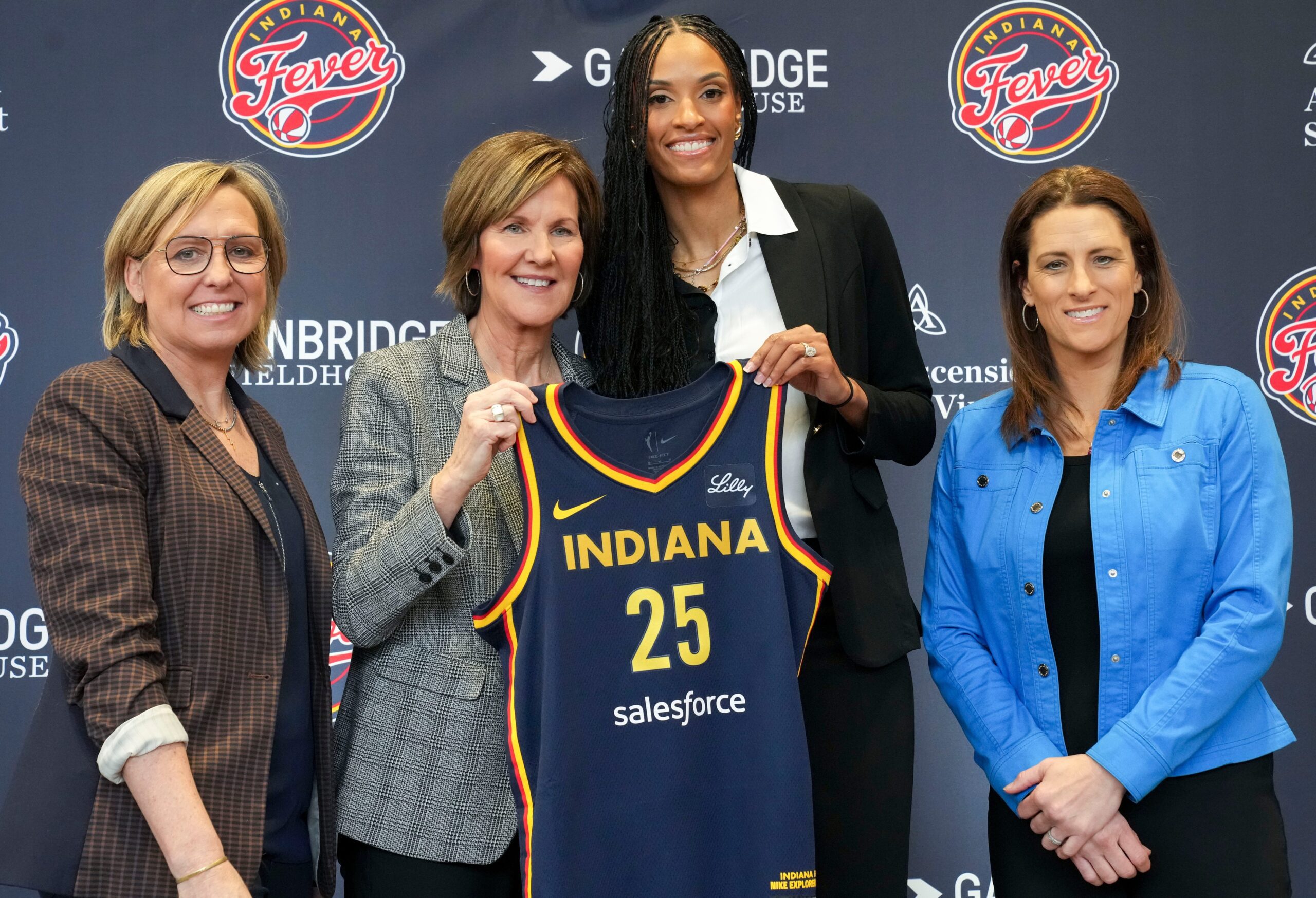 "I Really Can't Go Anywhere": DeWanna Bonner Reacts To Indiana Fever's Fandom 2 Indiana Fever, DeWanna Bonner