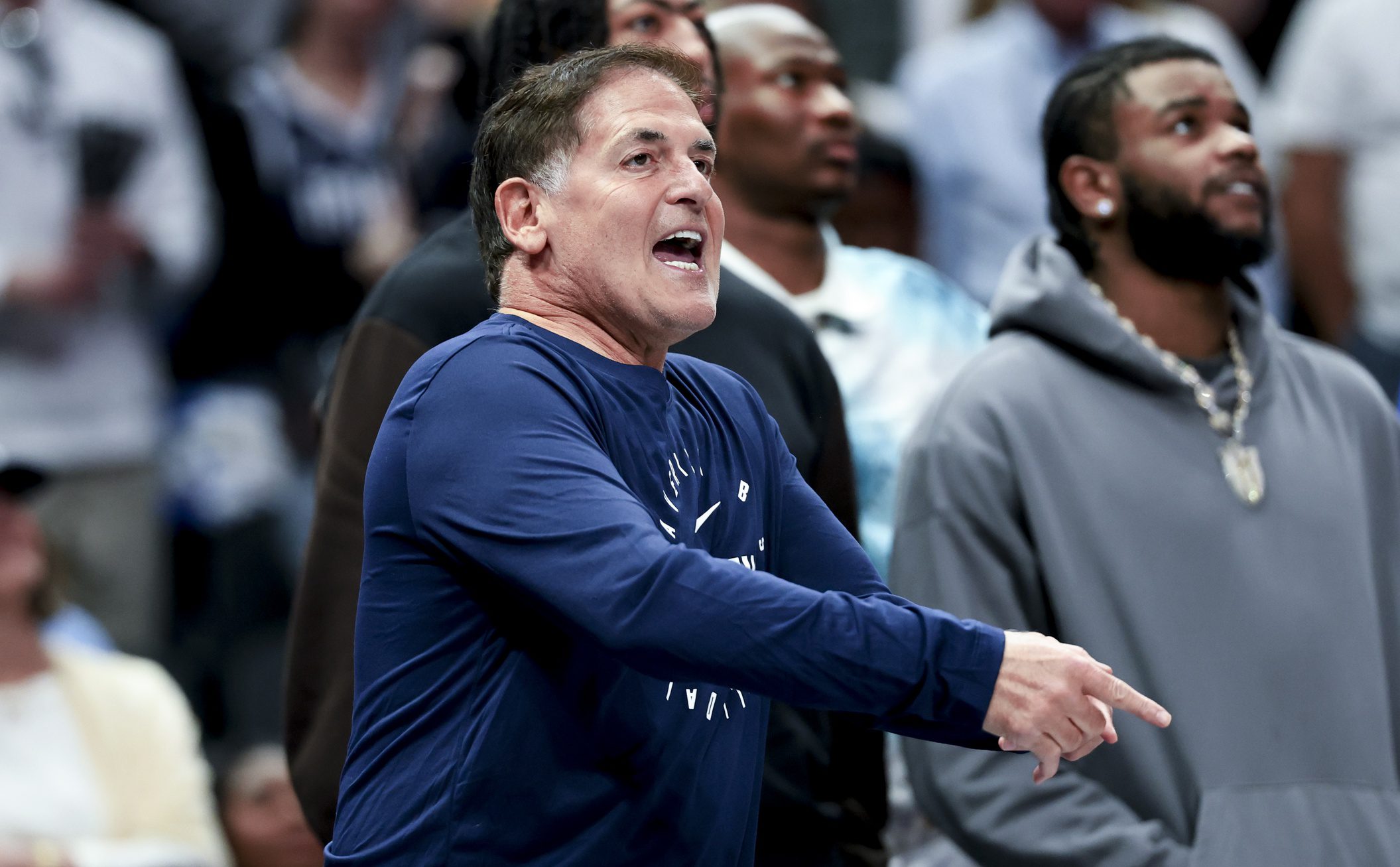 LOOK: Mark Cuban Gives NSFW Reaction On Luka Doncic's Hot Night Vs Mavericks 4 USATSI 25690274 168400517 lowres