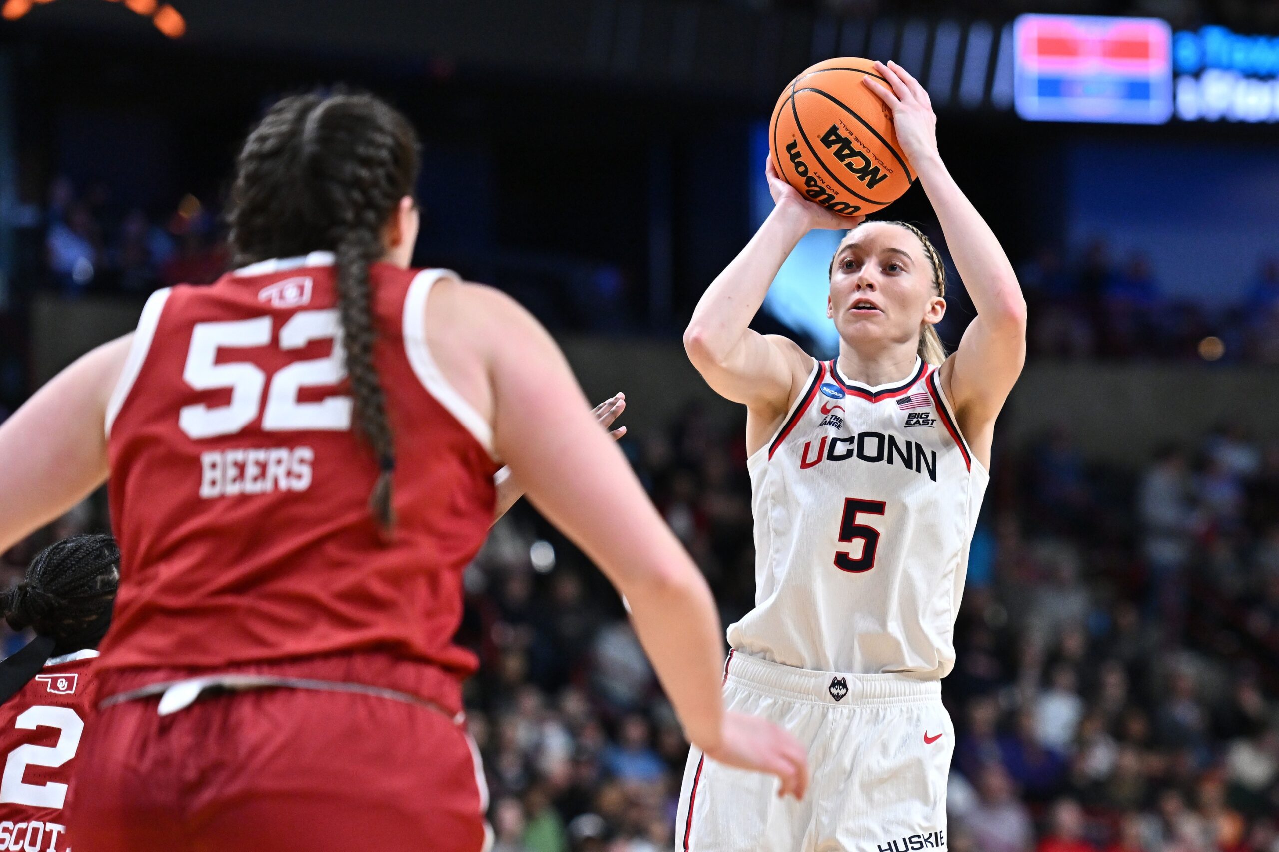 "There Was An ACL Tear": Paige Bueckers Failing To Overcome Caitlin Clark Hype Gets Hot Take From Analyst 2 UConn, Paige Bueckers