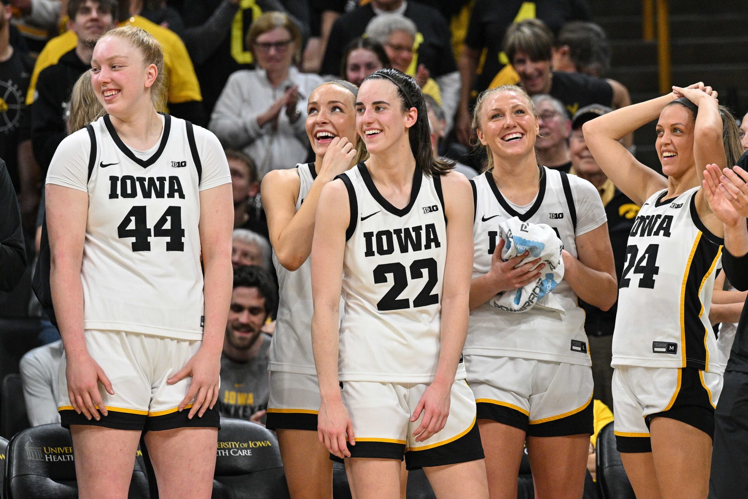 "Coach Bluder Was Starting At The TV": Caitlin Clark Recalls Iowa HC Lisa Bluder In Awe Of Her Breakout Game 1 USATSI 22773281 168400517 lowres scaled