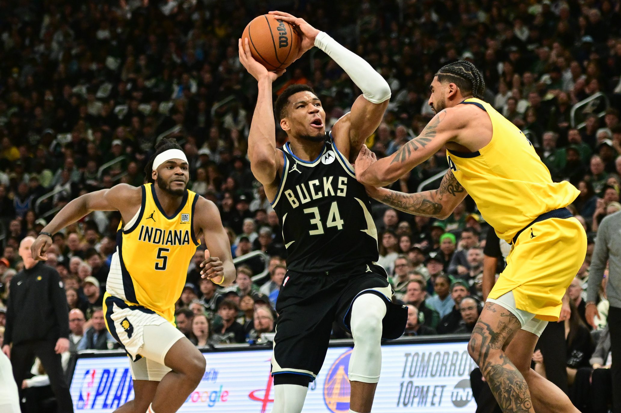 "Giannis Losing Is More Important?" Giannis Antetokounmpo's Brother Questions Tyrese Haliburton's Father's Priorities In Viral Moment 3 USATSI 26034409 168400517 lowres