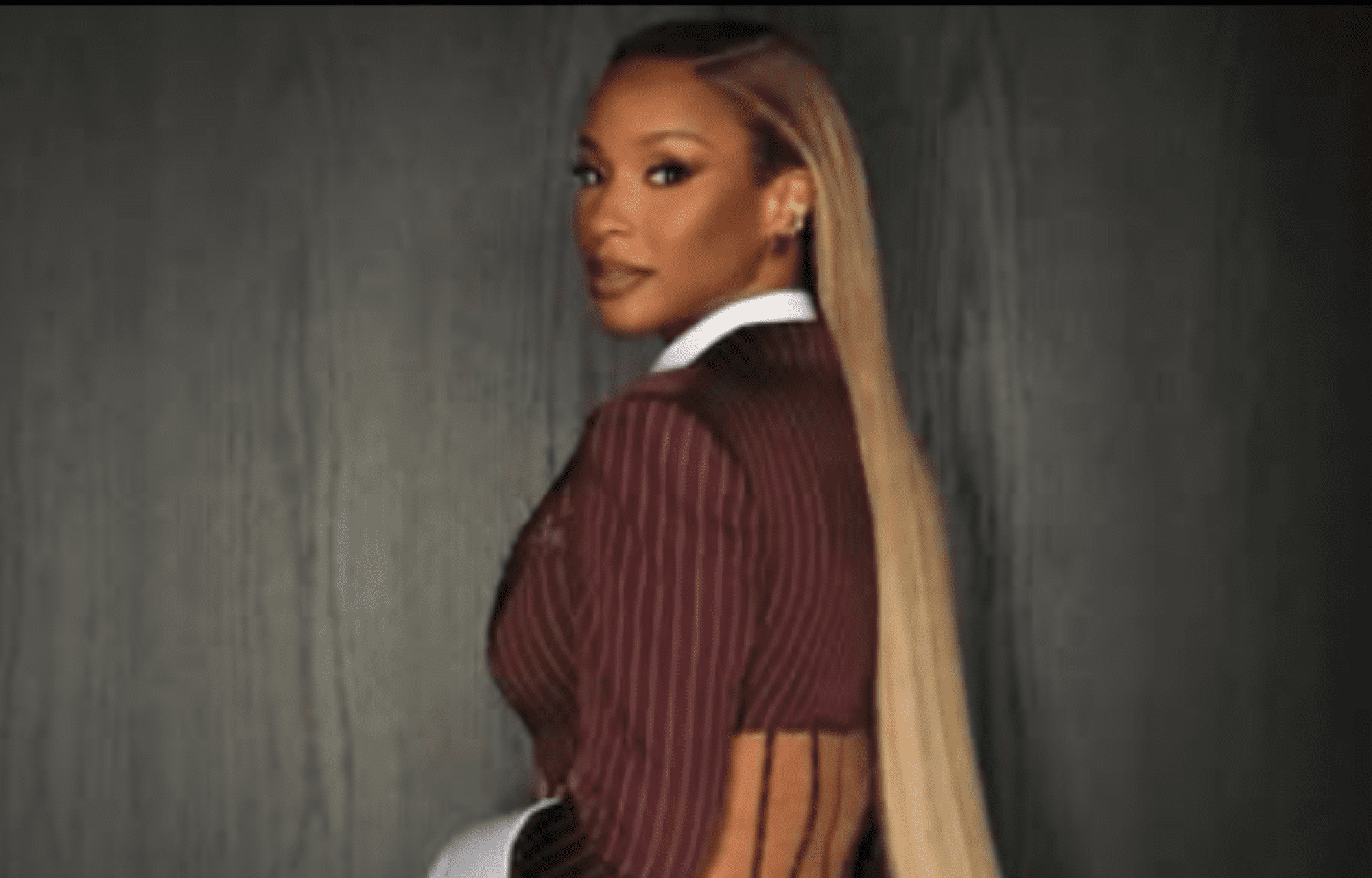 "YASSSS": LeBron James Wife' Savannah James Kills Met Gala And Gets Priceless Reactions From Ayesha Curry, Hazel Renee 1 Savannah James, LeBron James' wife, graced Met Gala and gets reactions. Photo credit: Instagram