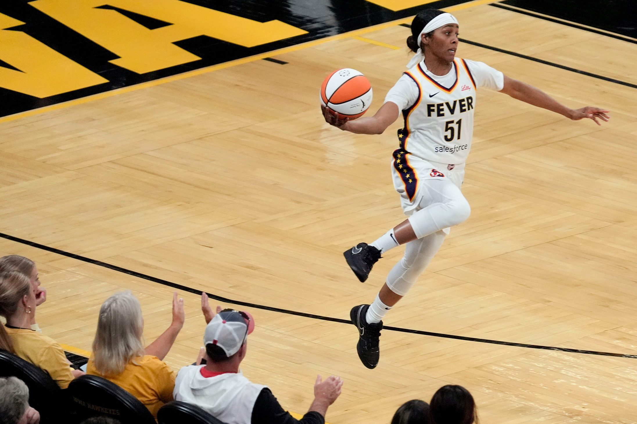 LOOK: Caitlin Clark, Sydney Colson Exchange Ja Morant Infamous Gun Celebration In Indiana Fever Shooting Practice 2 USATSI 26094162 168400517 lowres