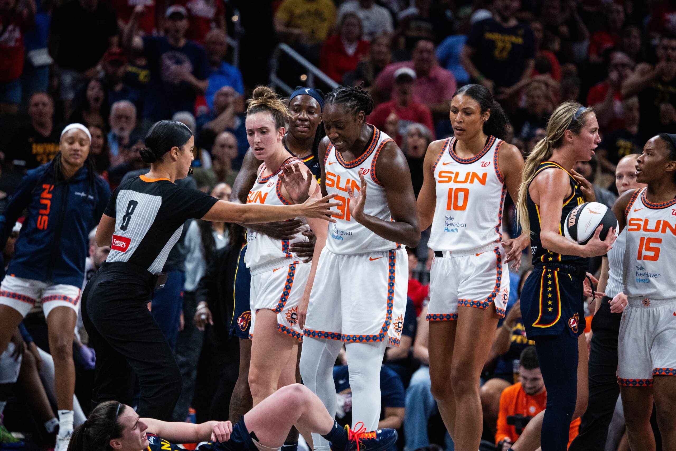 Caitlin Clark Hate By WNBA Players Gets Solid Evidence In Fever-Sun  Altercation, Says Kevin Kelley