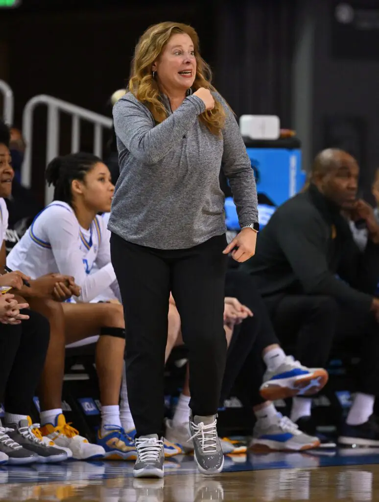 UCLA Bruins Coach Admits 'Mistake' Sharing LA Times Article That Kim Mulkey Described as 'Sexist' 4 LSU Tigers, UCLA Bruins, Cori Close, Kim Mulkey