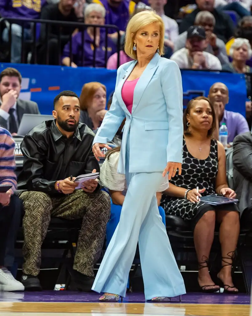 UCLA Bruins Coach Admits 'Mistake' Sharing LA Times Article That Kim Mulkey Described as 'Sexist' 3 LSU Tigers, Kim Mulkey