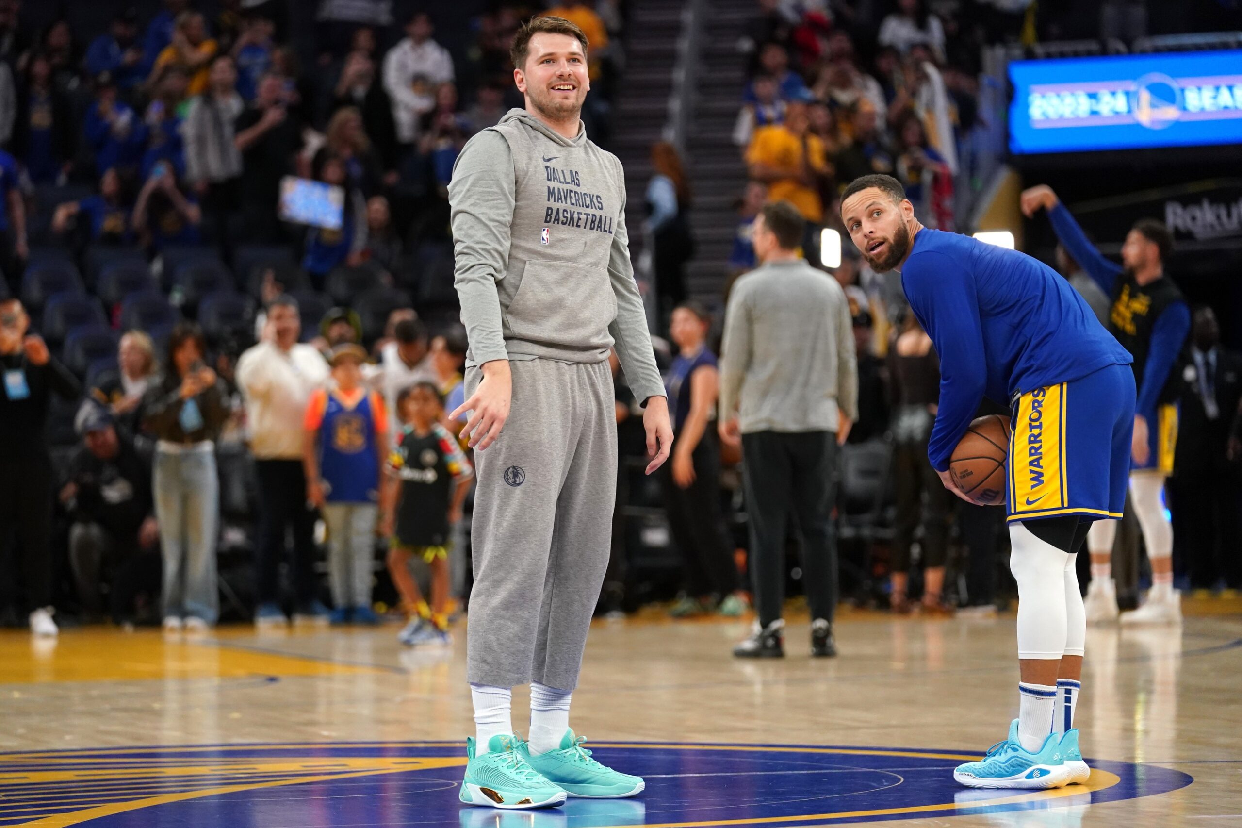 WATCH: Golden State Warriors' Stephen Curry Destroys Luka Doncic in Half-Court Shot Showdown Ahead of Mavericks Game - www.hardwoodheroics.com