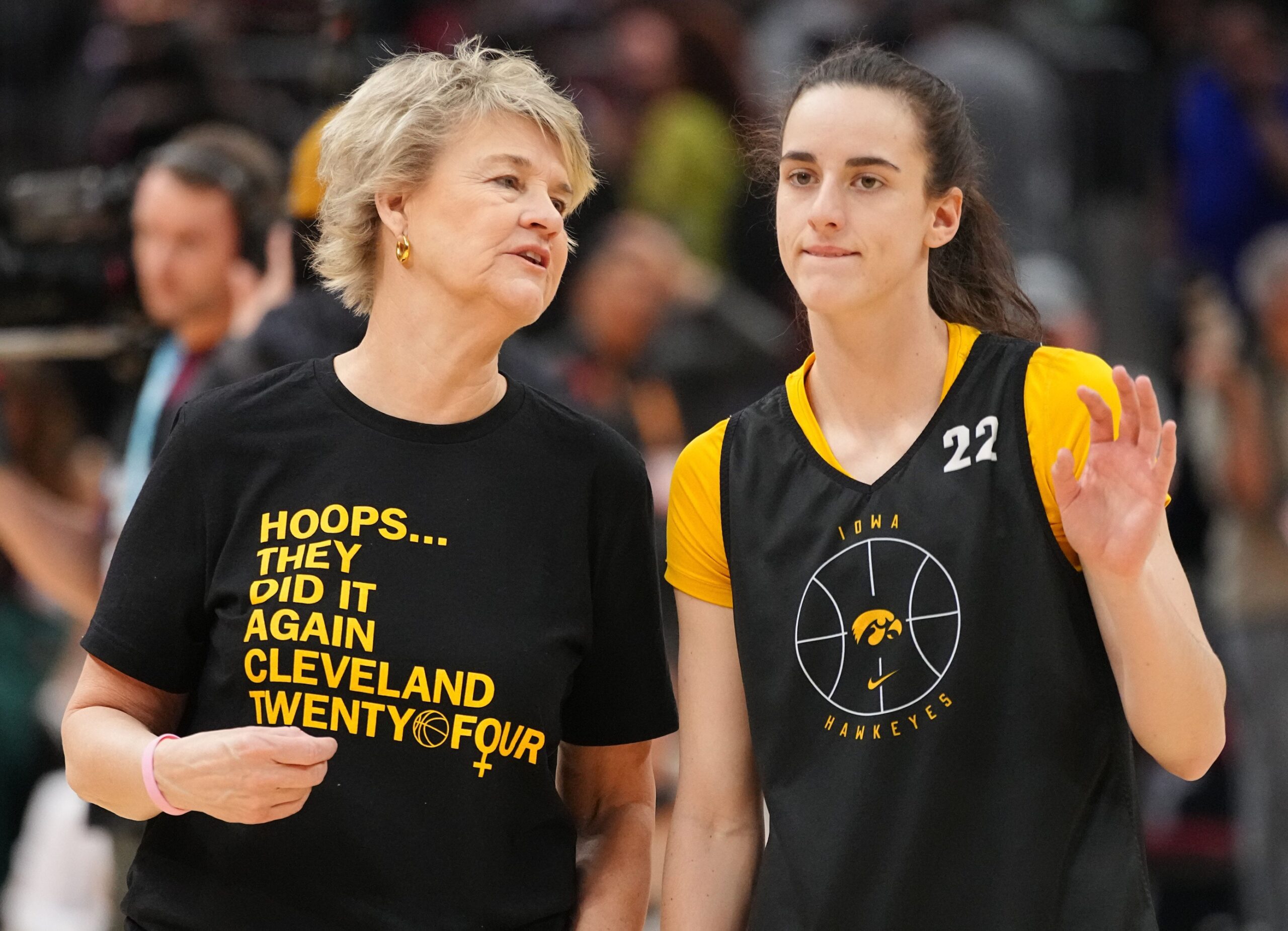 Iowa women's basketball coach Lisa Bluder announces retirement; longtime  assistant Jan Jensen tak...