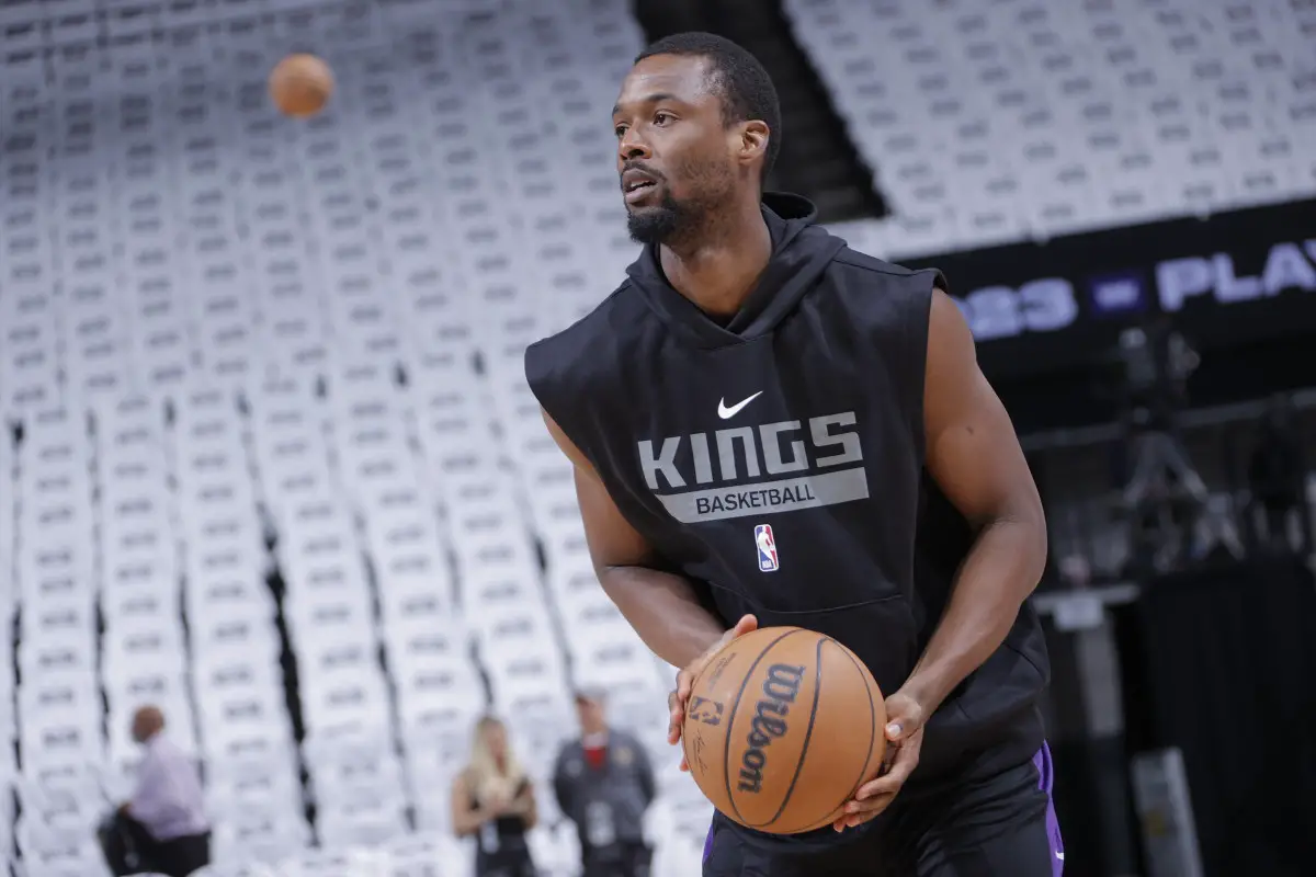 San Antonio Spurs' Harrison Barnes Reveals Easy Trade Clause Decision Upon Joining the Team for 2024-25 3 Harrison Barnes, Sacramento Kings, San Antonio Spurs