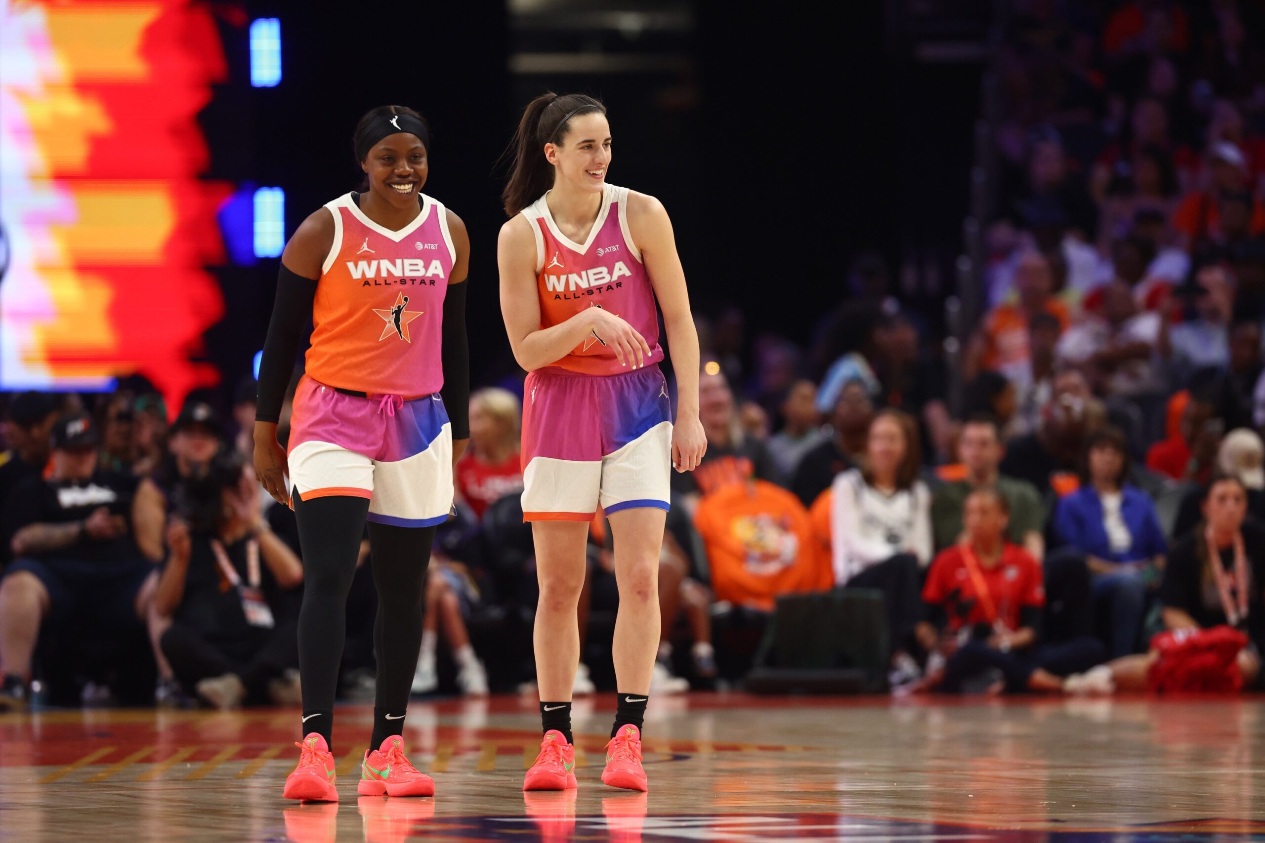 Indiana Fever: Caitlin Clark Fan Brings Hilarious Sign To Team USA vs. Japan Olympic Game 2 WNBA, Arike Ogunbowale, Caitlin Clark