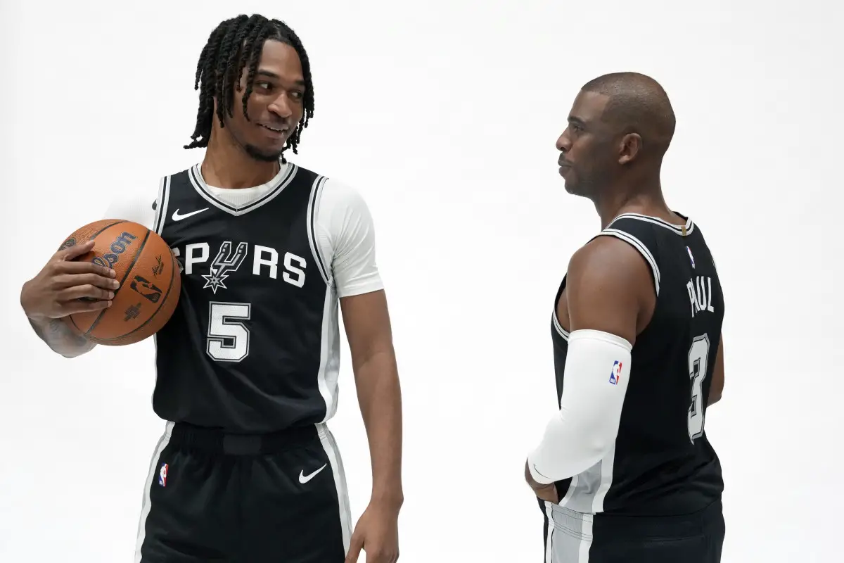 San Antonio Spurs: Chris Paul Hits 1 New Statistical Low in Opening Day Defeat Vs. Dallas Mavericks 3 San Antonio Spurs, Chris Paul