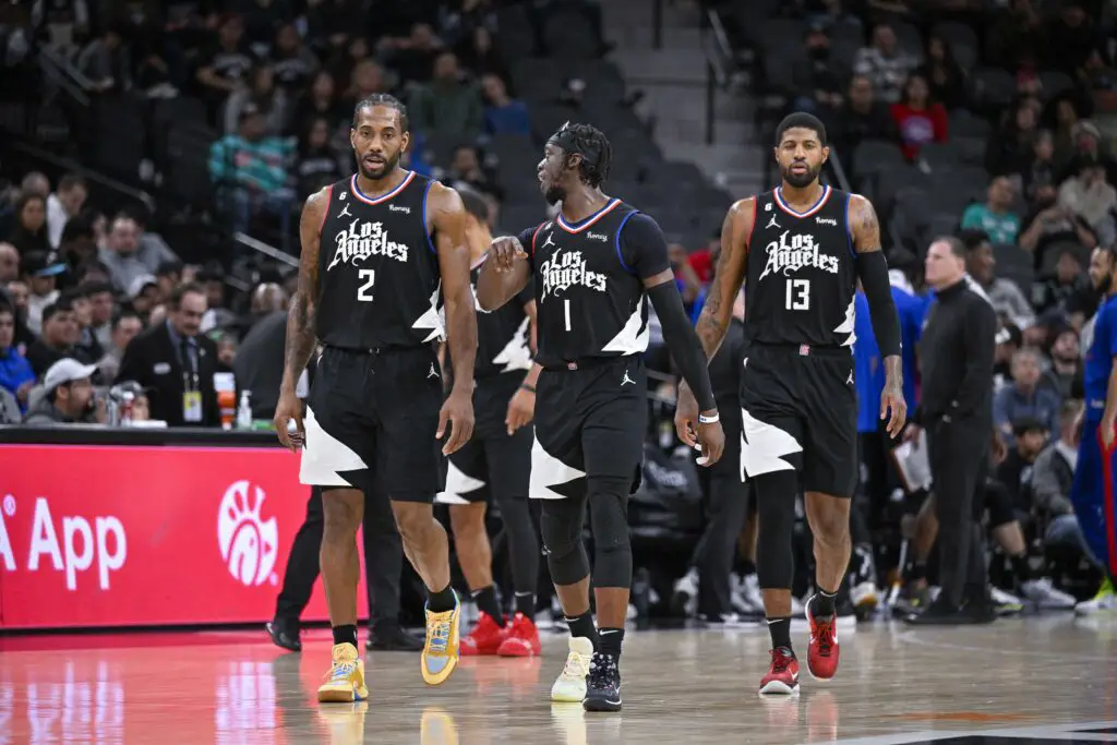 Clippers Coach Ty Lue Looks Back At 'Special' Season They Could've Won Their 1st NBA Title - 'If We Had Stayed Healthy. . . ' 1 Kawhi Leonard, Paul George