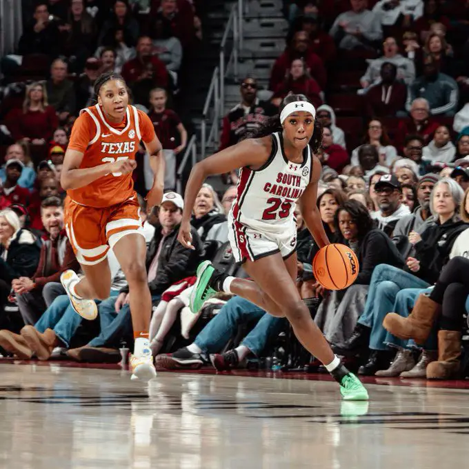 South Carolina STIFLES Texas Offense, SECURING Impressive Victory over #5 Texas 2 #25 Raven Johnson handles the ball for the South Carolina Gamecocks.
