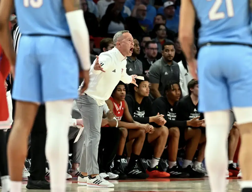 #22 Texas Tech Shock the #6 Cougars in Overtime 82-81 2 Texas Tech - Houston