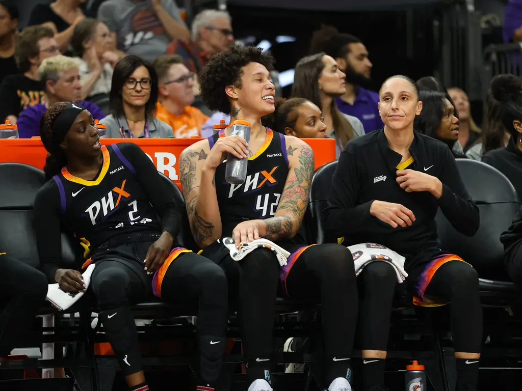 "If Y'all Know One, Hit My Inbox": Brittney Griner Looking For 'Loc Shop' In Getting Accustomed To Atlanta Lifestyle 1 USATSI 24048436 168400517 lowres