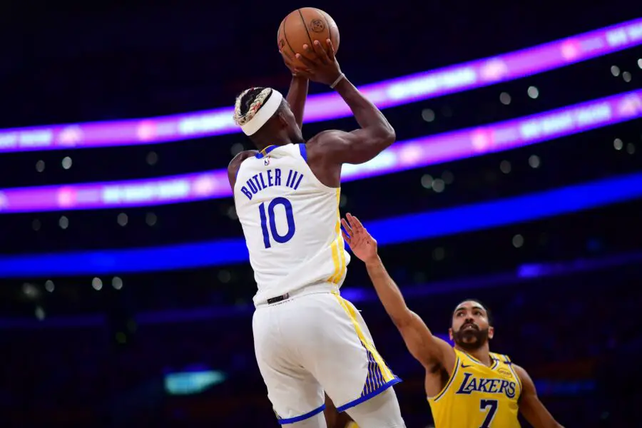 'I Hate It': Golden State Warriors Star Jimmy Butler On Steph Curry's Turnovers 2 Golden State Warriors forward Jimmy Butler III (10) shoots against Los Angeles Lakers guard Gabe Vincent (7) during the second half at Crypto.com Arena.