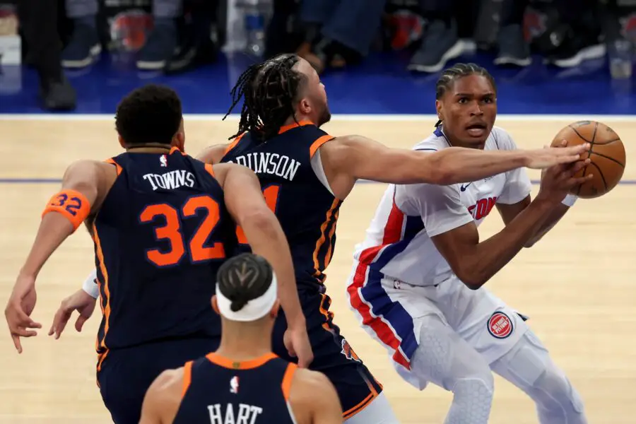 'Minutes Police': New York Knicks 4th Quarter Comeback Over Celtics Turns Heads 2 Detroit Pistons forward Ausar Thompson (9) controls the ball against New York Knicks guard Jalen Brunson (11) and center Karl-Anthony Towns (32) and guard Josh Hart (3) during the fourth quarter of game two of the first round of the 2024 NBA Playoffs at Madison Square Garden.